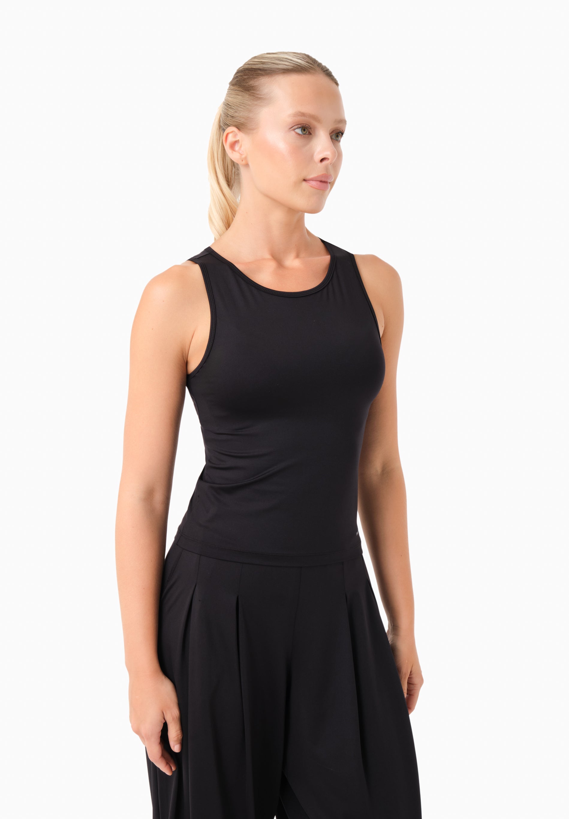 ANNYA | Sportliches Tanktop aus recyceltem Polyamid