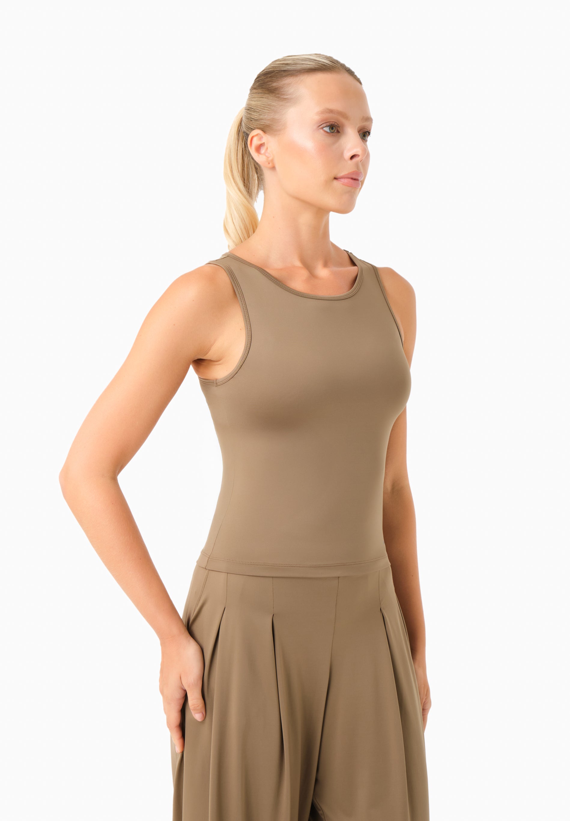 ANNYA | Sportliches Tanktop aus recyceltem Polyamid