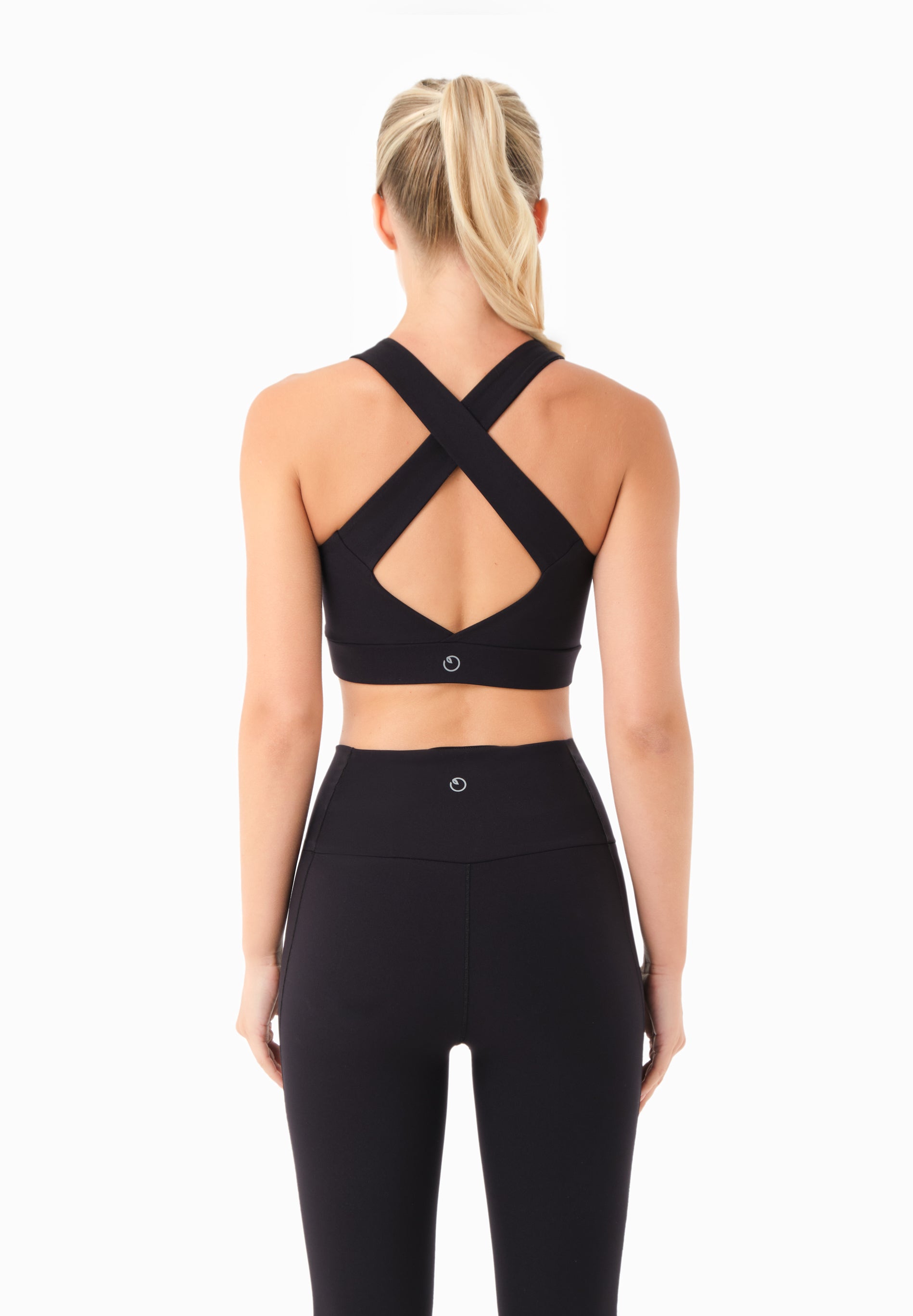 BEVINN | Cross-Strap Sport Bralette aus recyceltem Polyamid