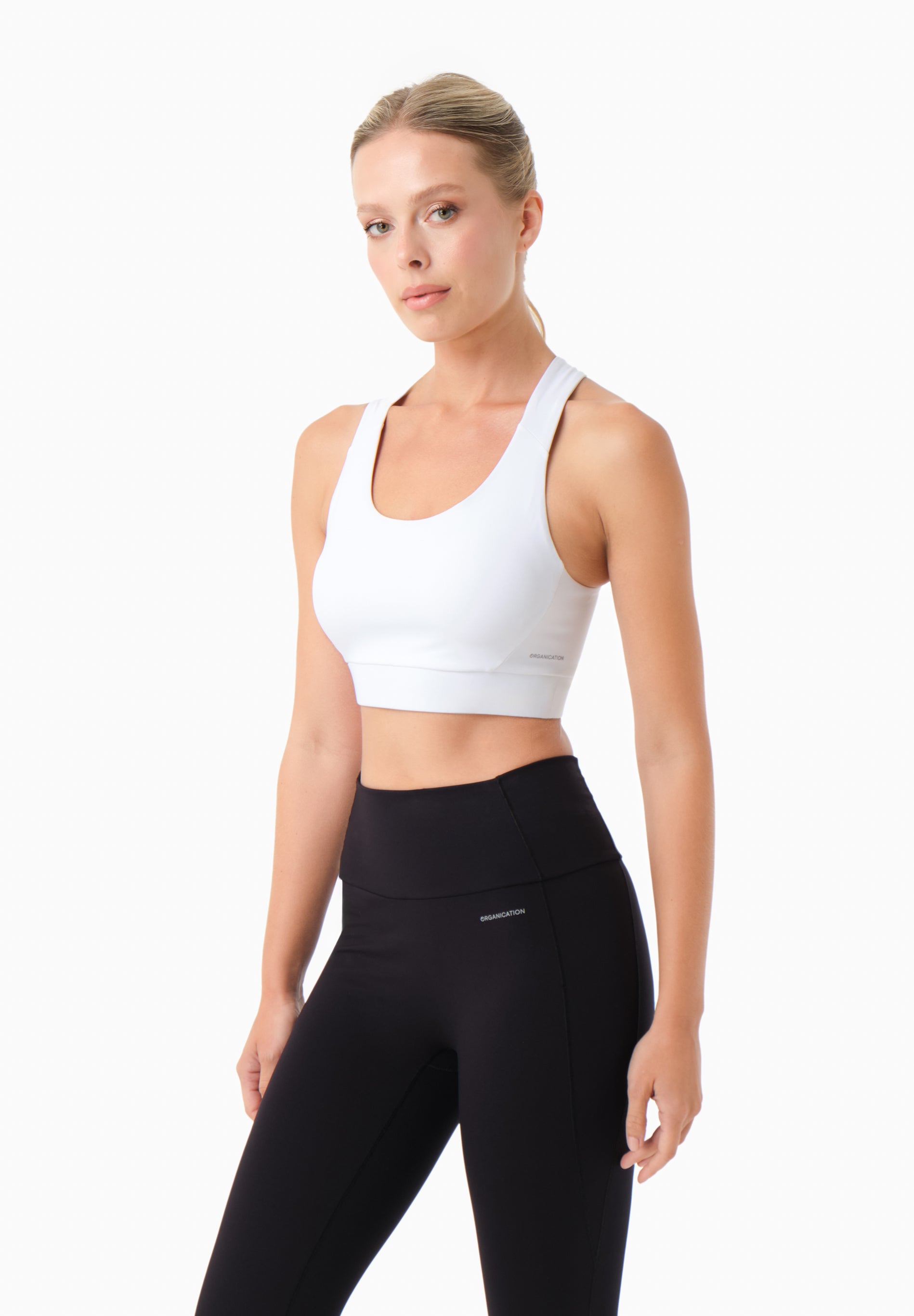 BEVINN | Cross-Strap Sport Bralette aus recyceltem Polyamid