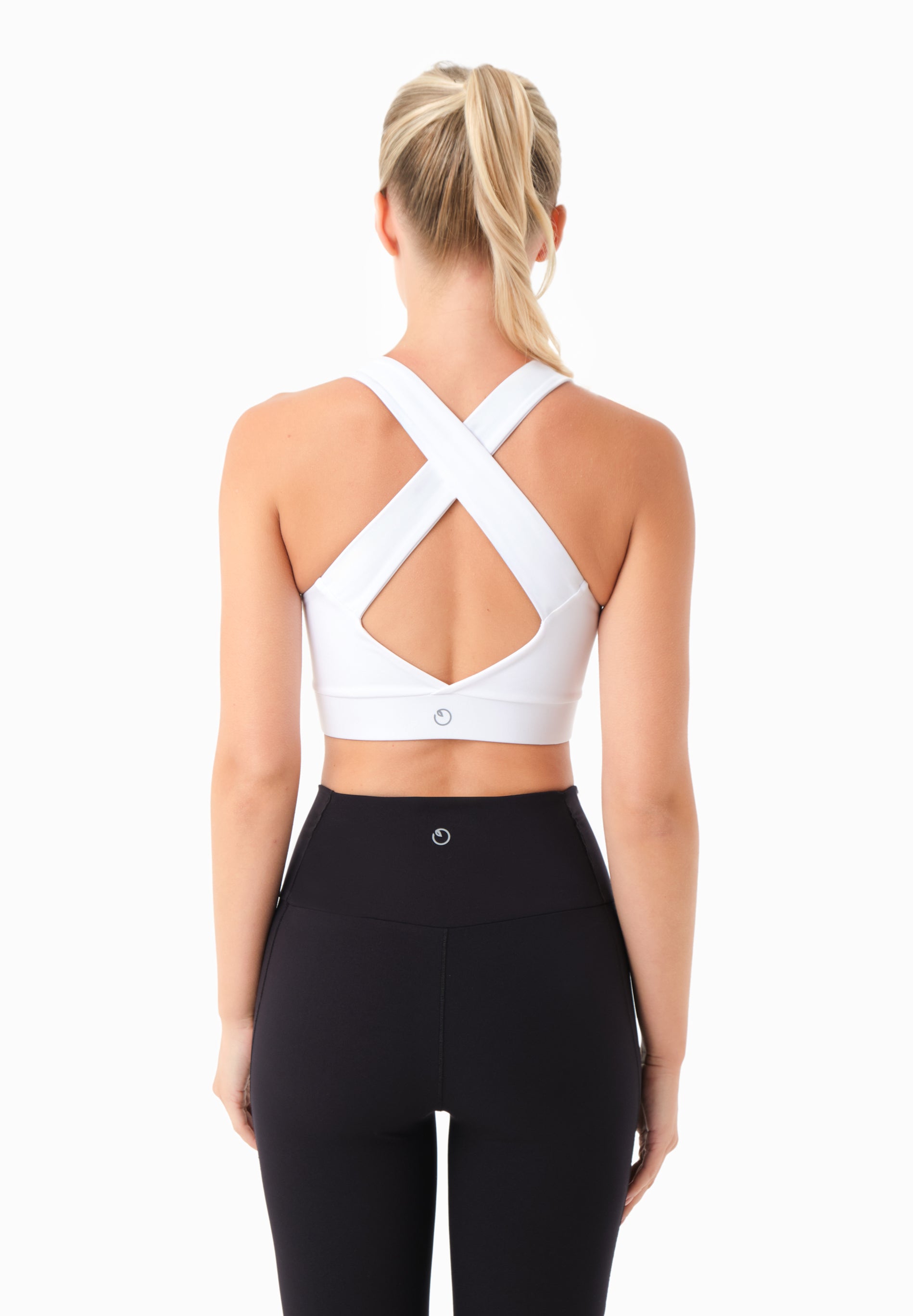 BEVINN | Cross-Strap Sport Bralette aus recyceltem Polyamid