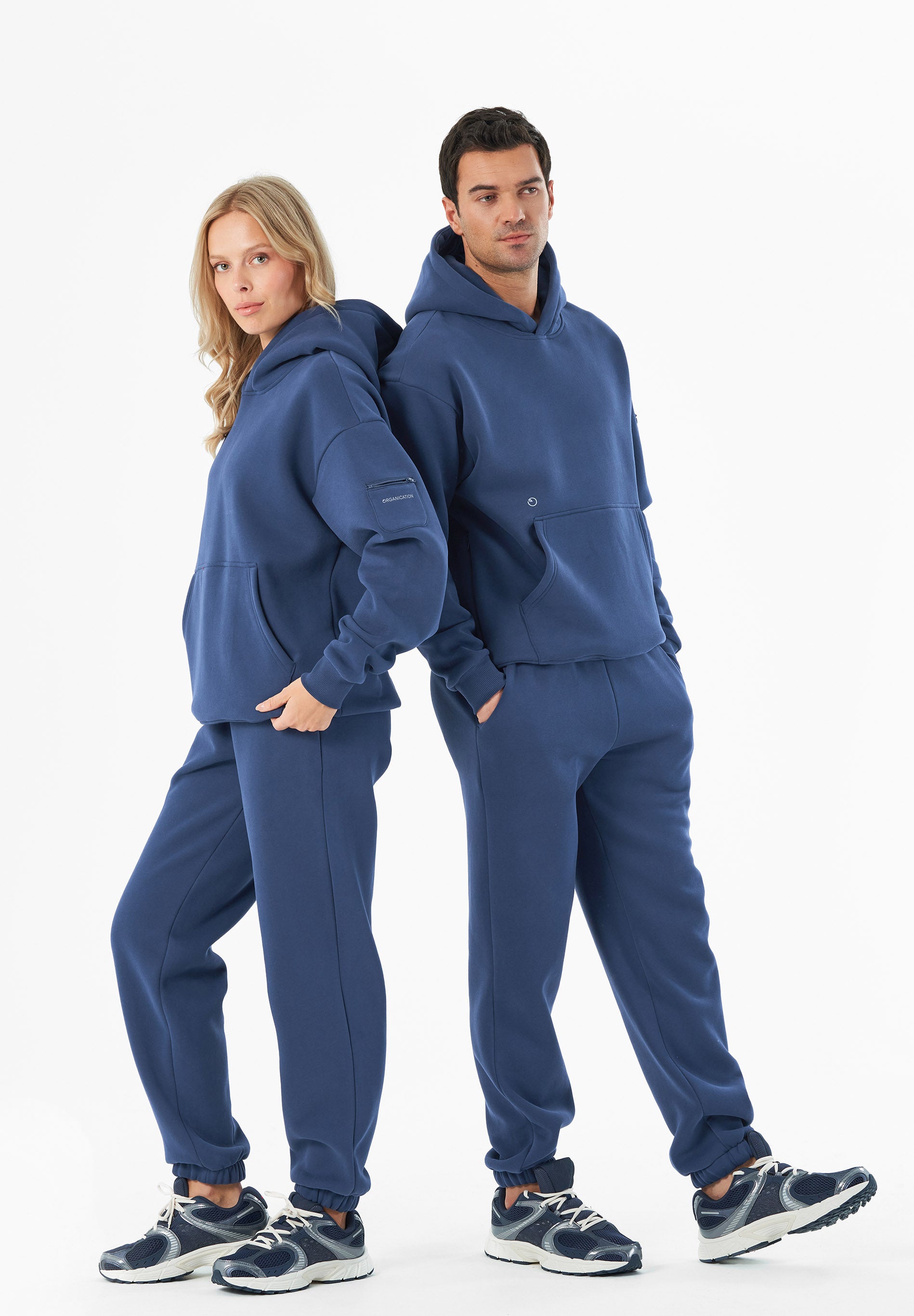 HARVINN | Essentials Travel Unisex Hoodie aus Bio-Baumwolle und recyceltem Polyester