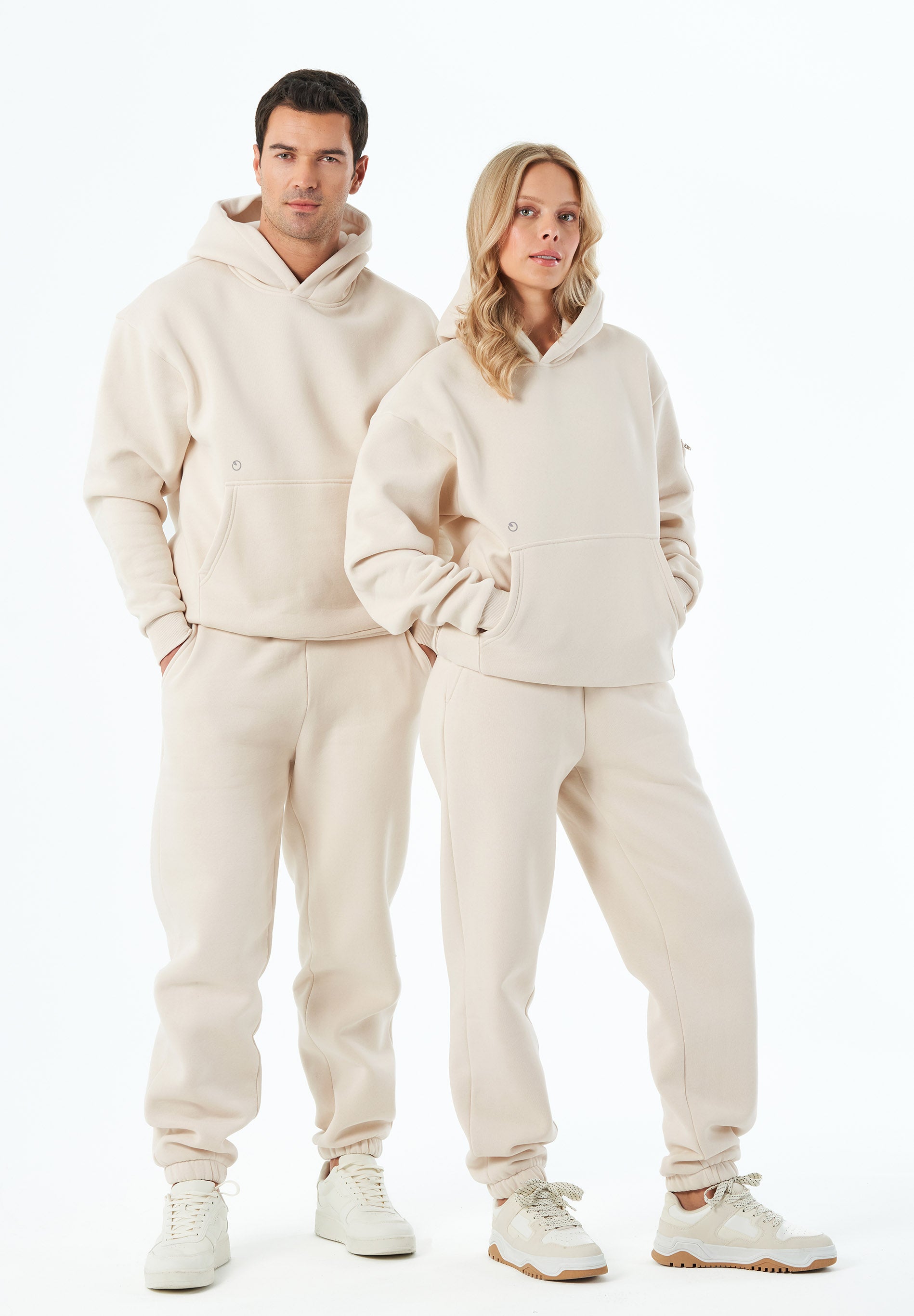 HARVINN | Essentials Travel Unisex Hoodie aus Bio-Baumwolle und recyceltem Polyester