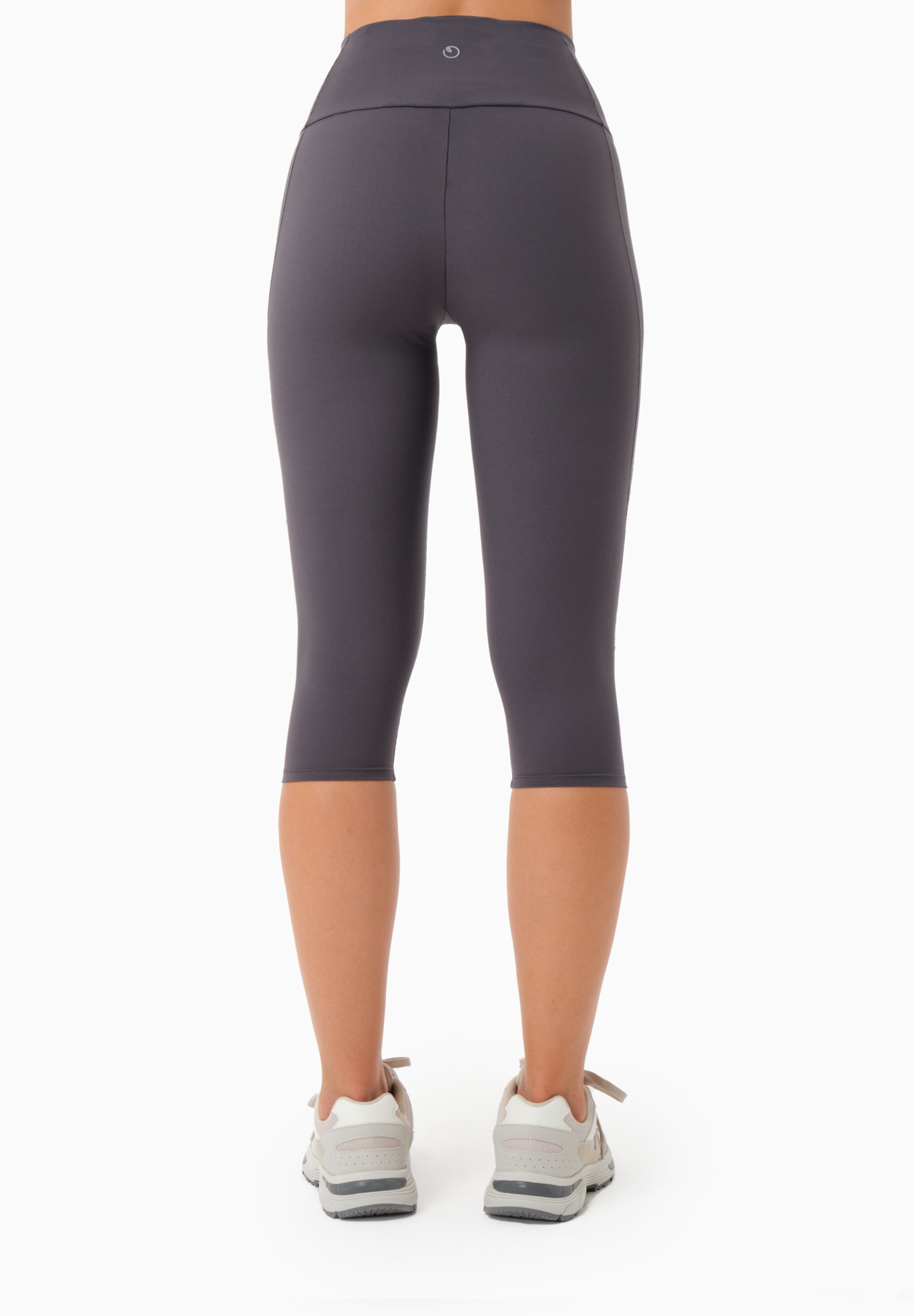 LAILLA | Capri-Leggings aus recyceltem Polyamid