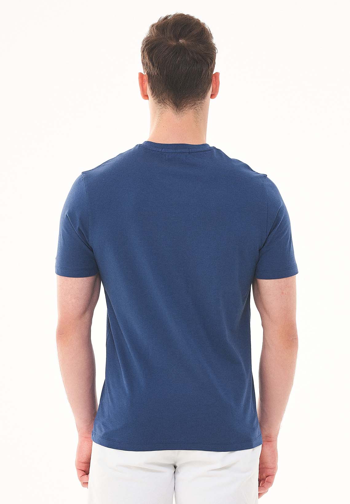 Basic T-Shirt aus Bio-Baumwolle mit V-Ausschnitt