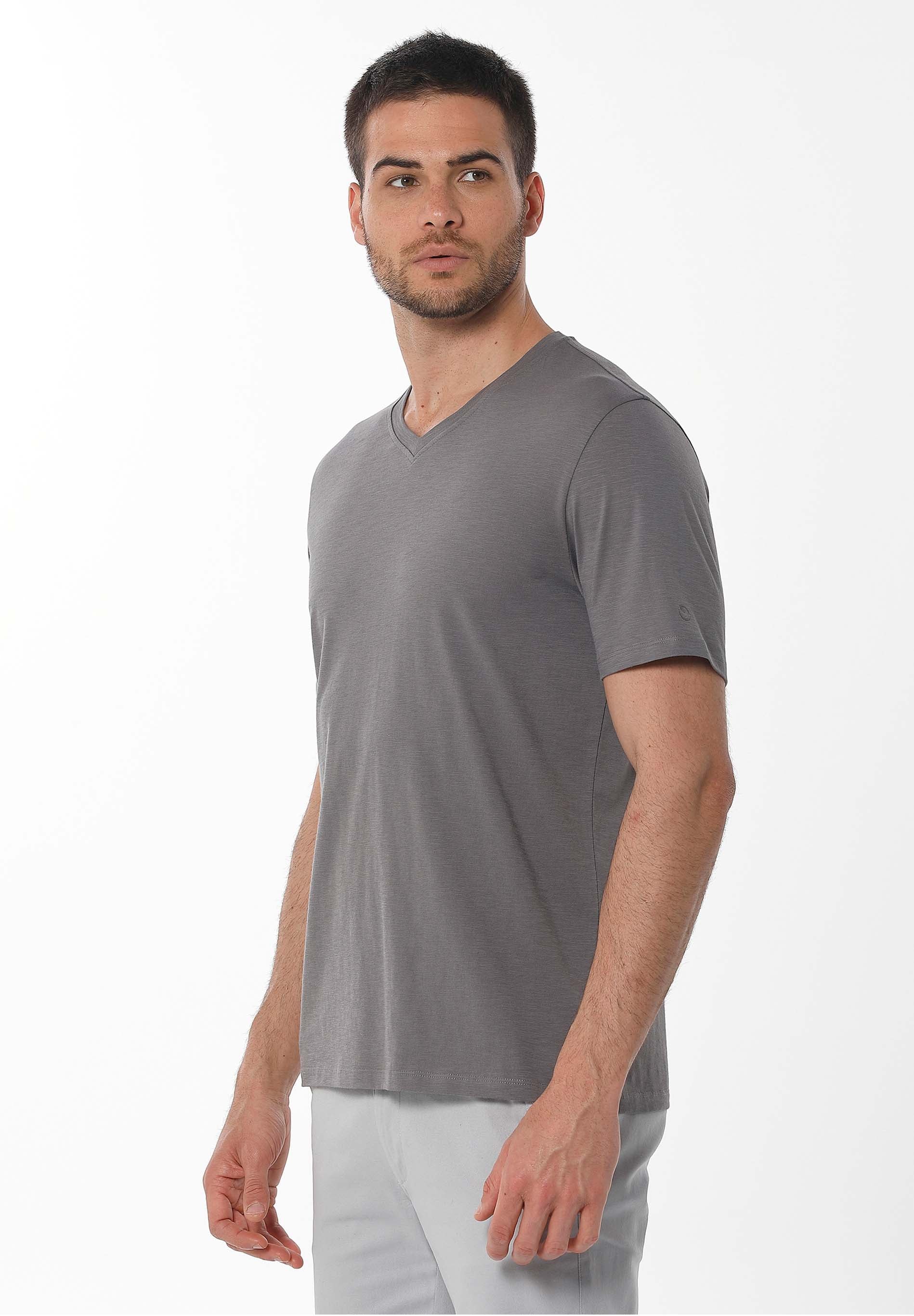 Basic T-Shirt aus Bio-Baumwolle mit V-Ausschnitt