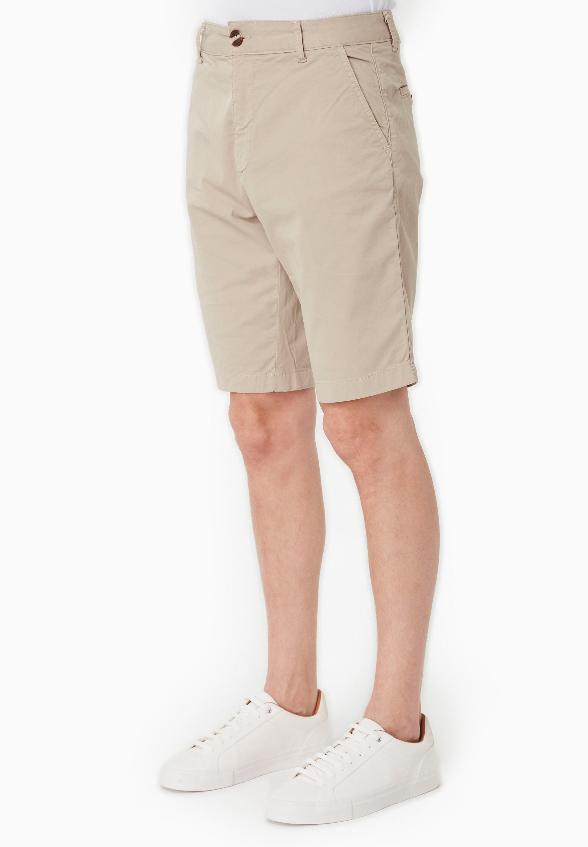 Slim-Fit Shorts aus Bio-Baumwolle