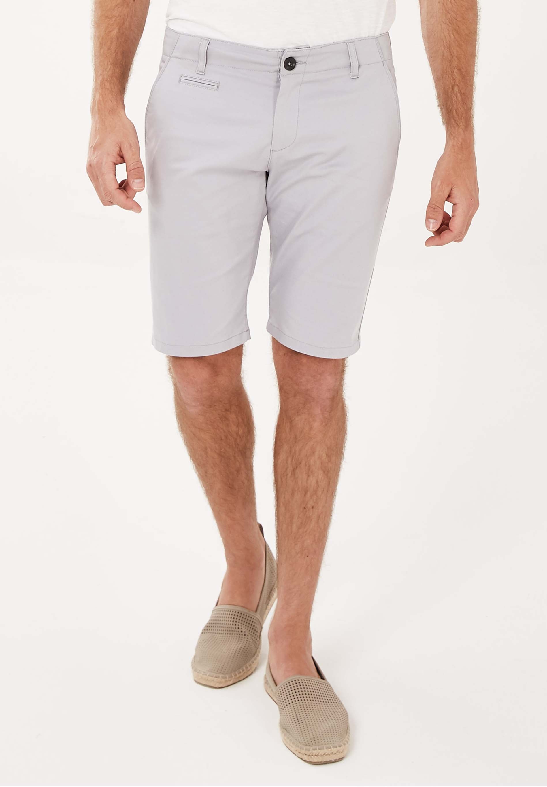 Chino-Shorts aus Bio-Baumwolle