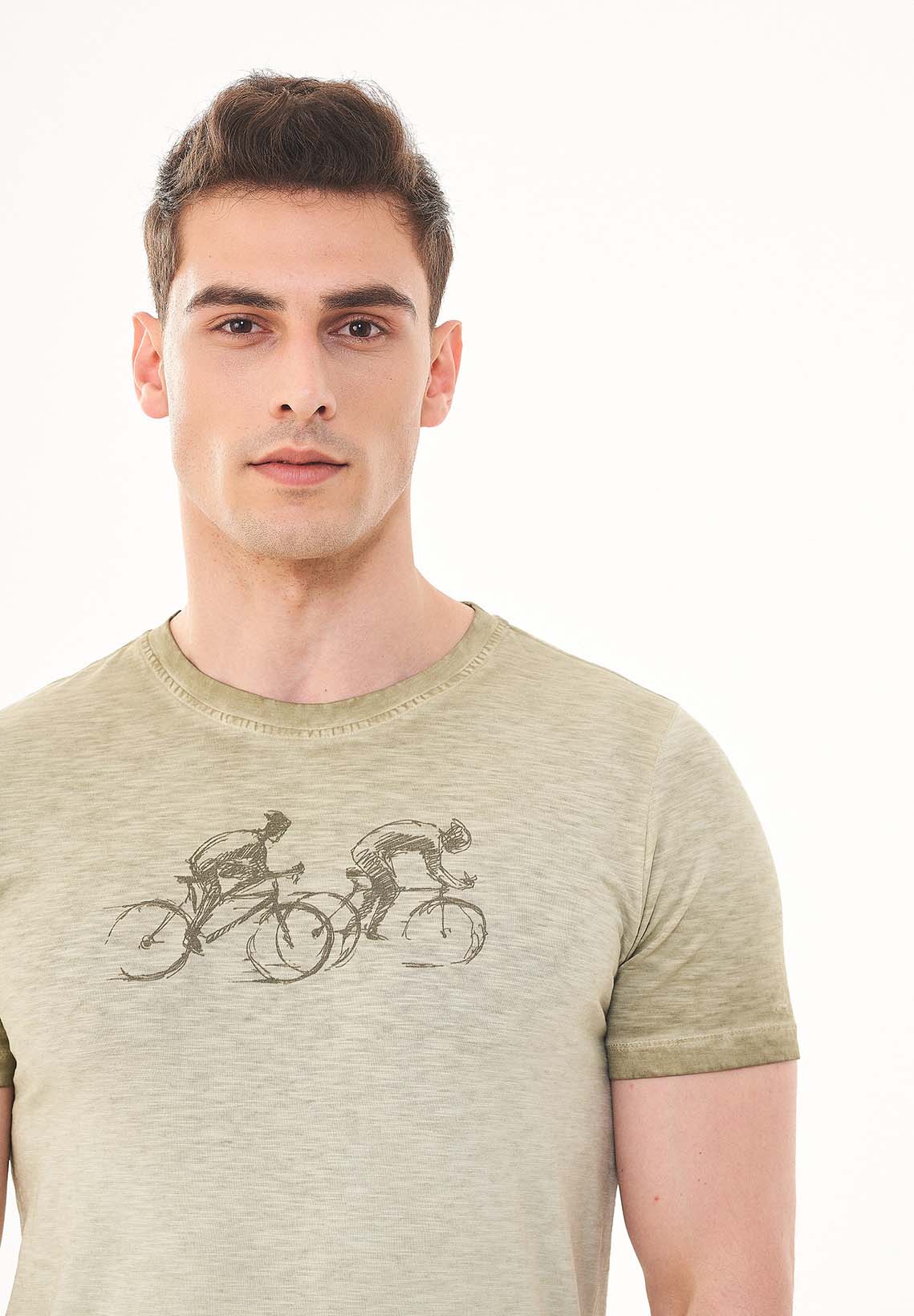 Garment Dyed T-Shirt aus Bio-Baumwolle mit Print