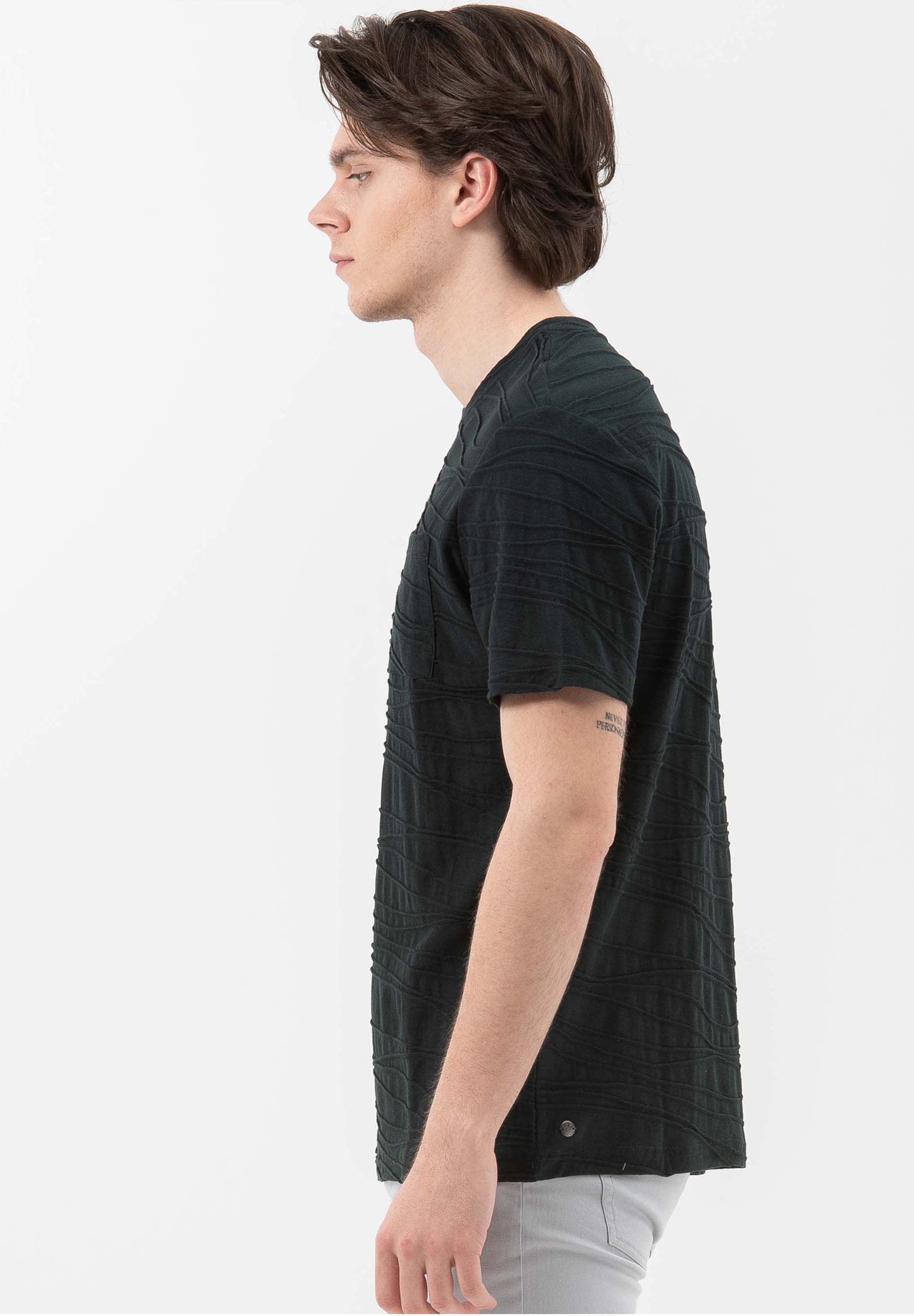 T-Shirt aus Bio-Baumwolle mit Struktur-Streifen