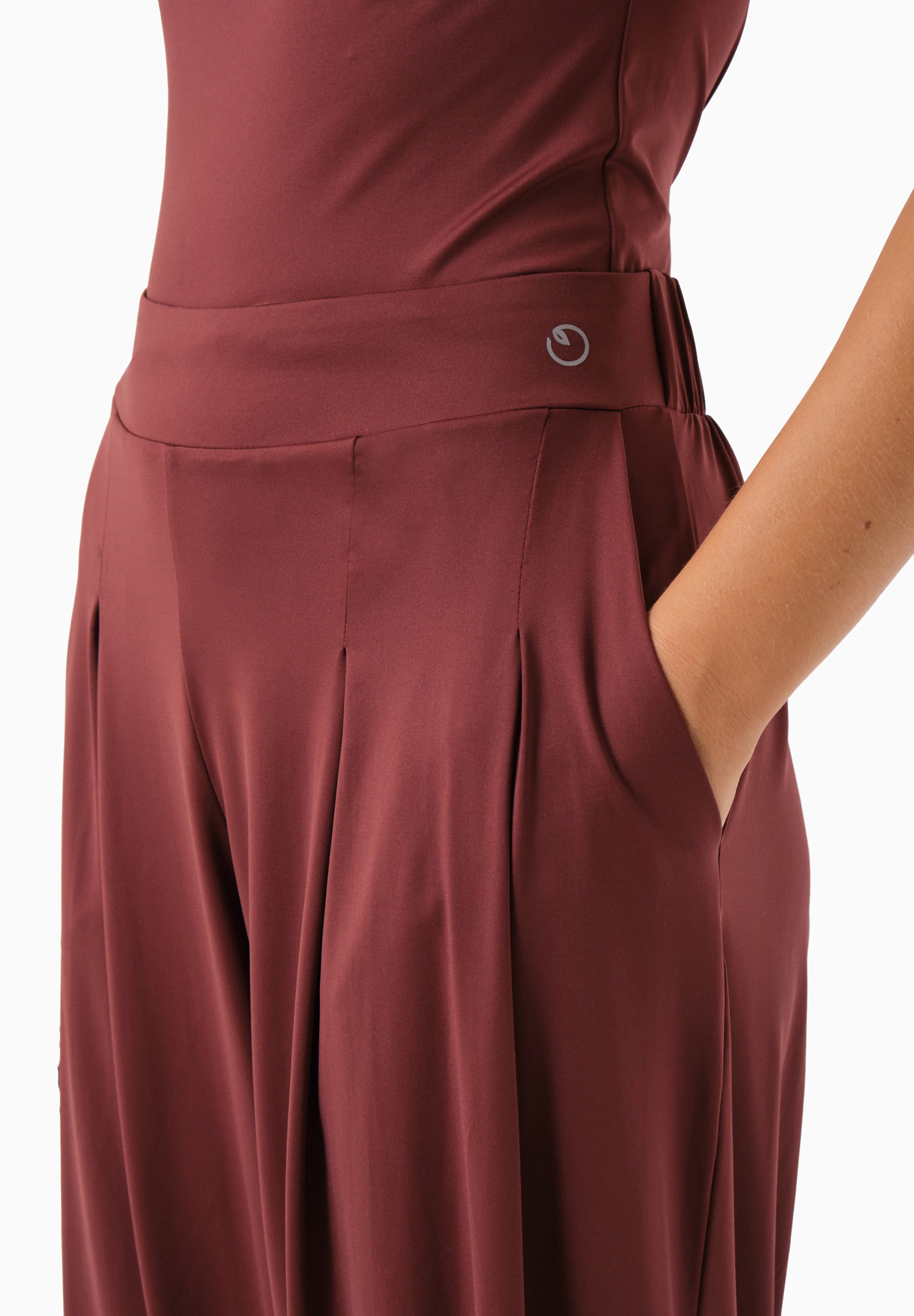 PEENY | Weit geschnittene Hose aus recyceltem Polyamid