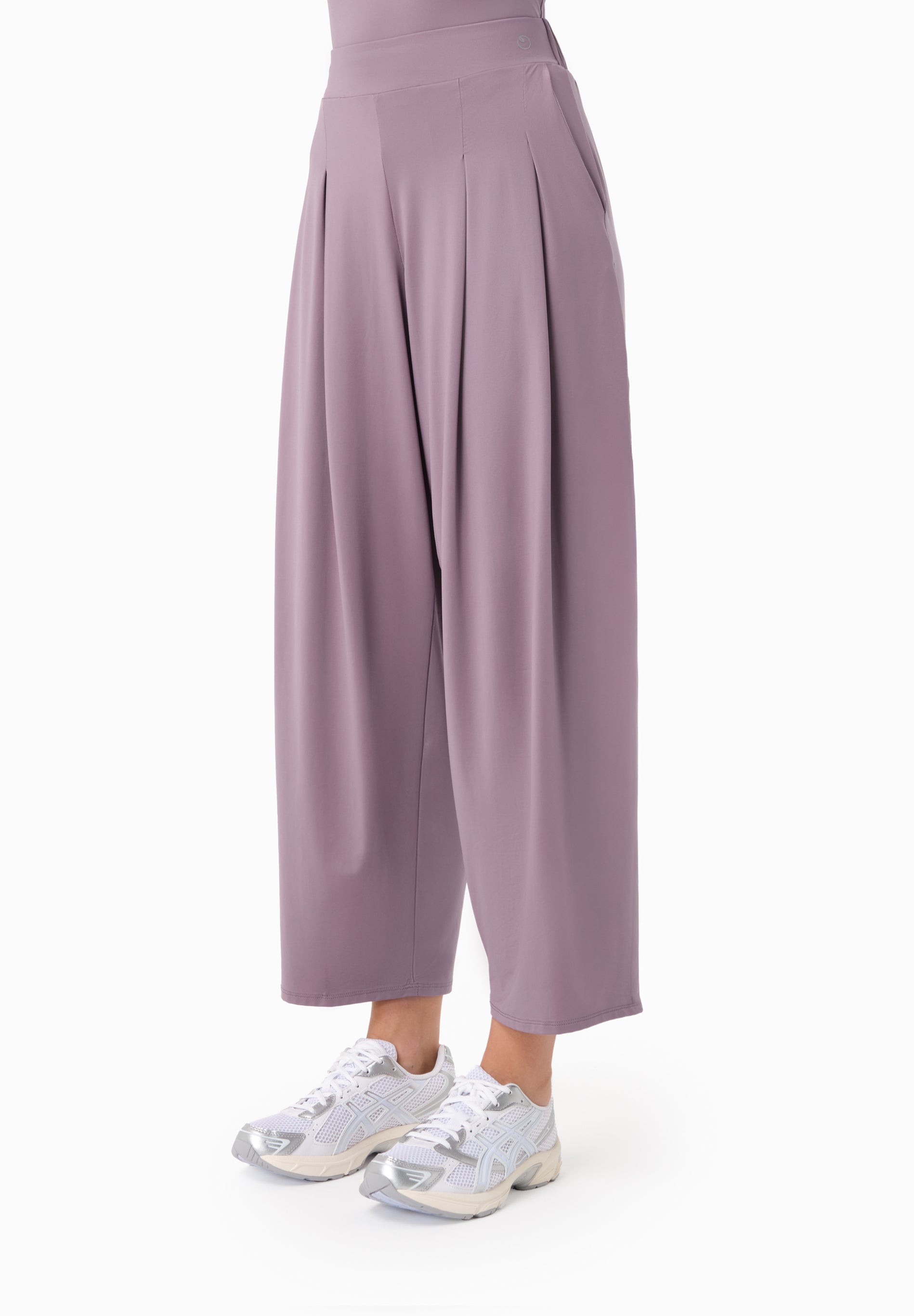 PEENY | Weit geschnittene Hose aus recyceltem Polyamid