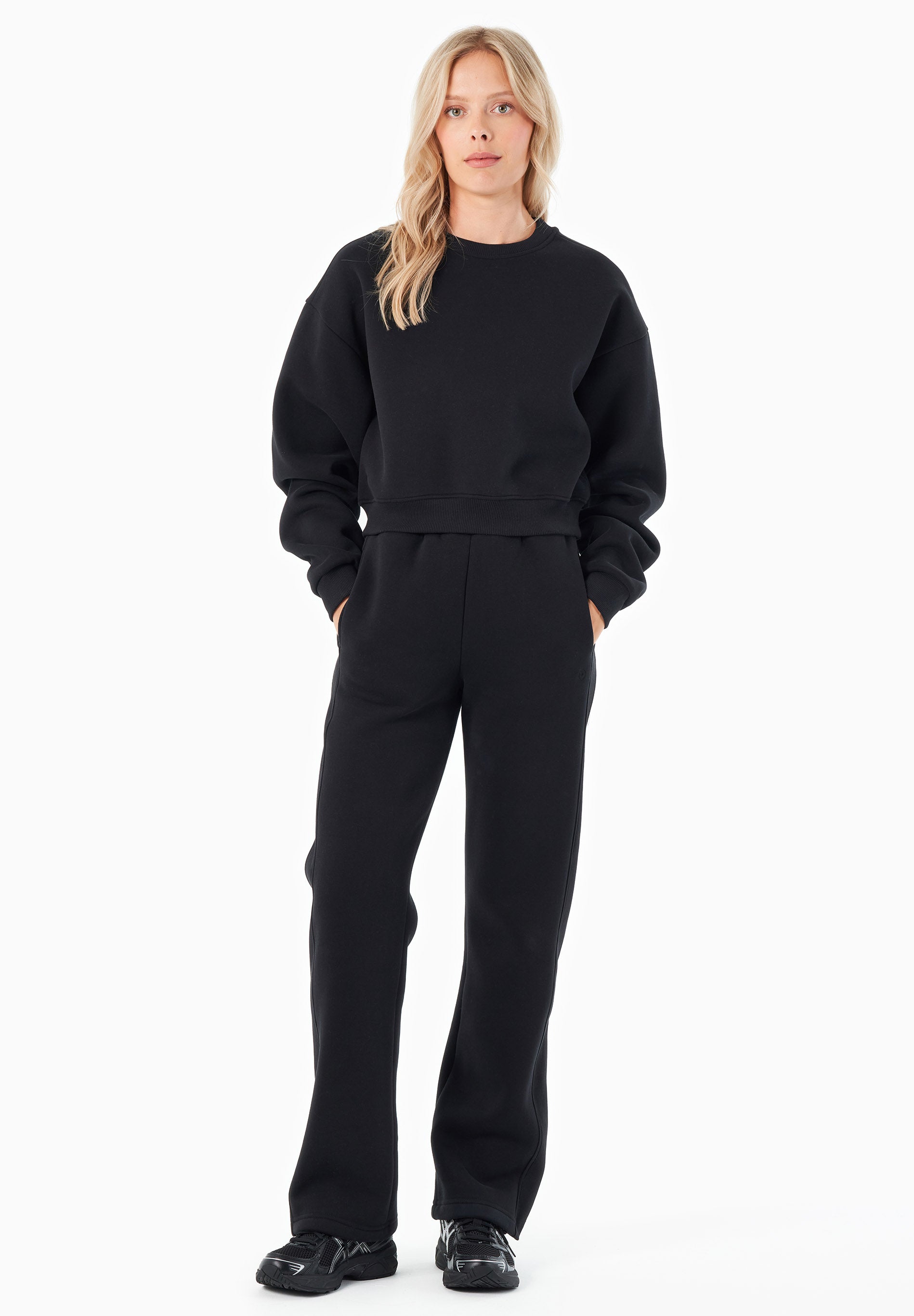 POLLY | Essentials Travel Sweathose aus Bio-Baumwolle & Recyceltem Polyester