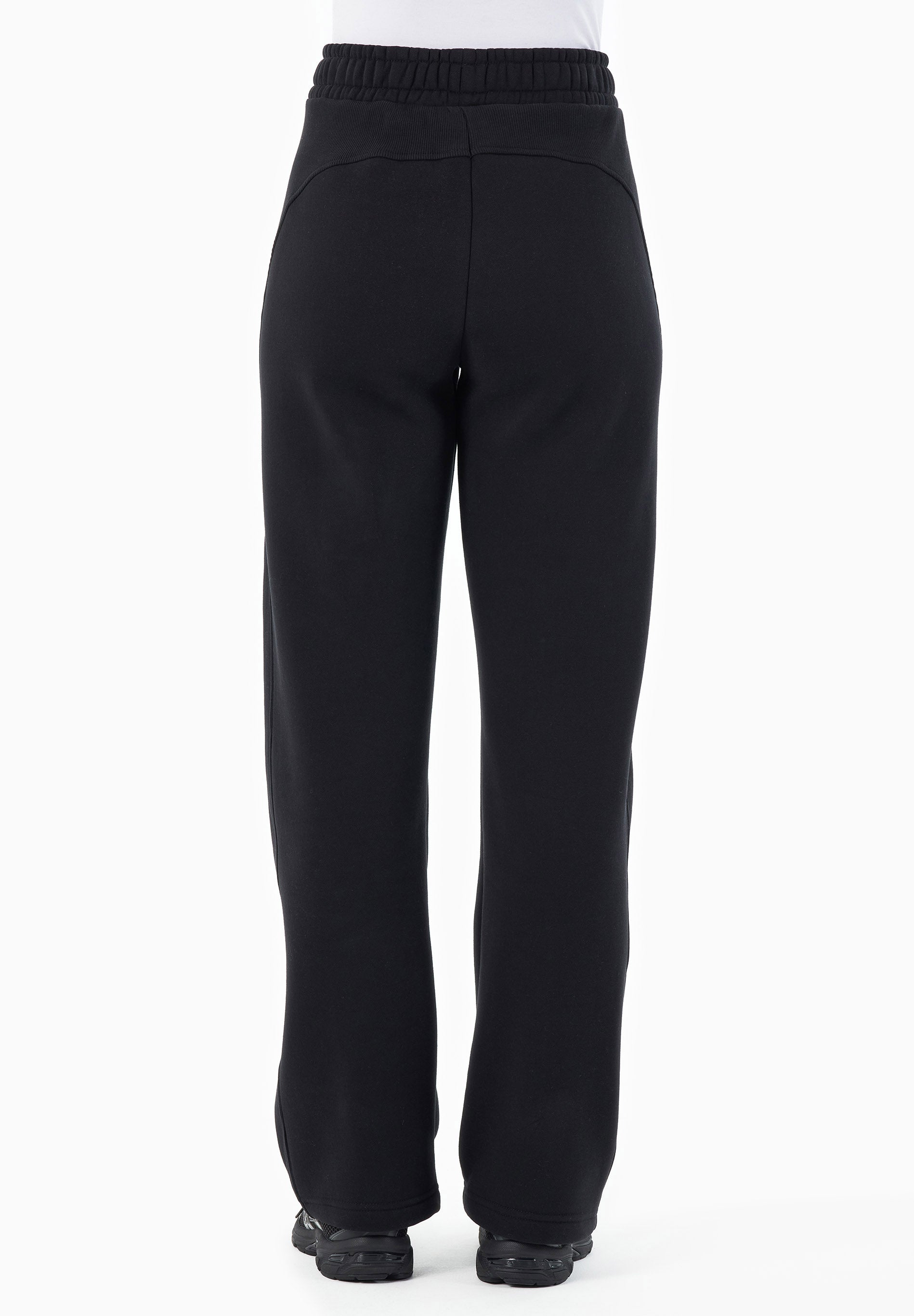 POLLY | Essentials Travel Sweathose aus Bio-Baumwolle & Recyceltem Polyester