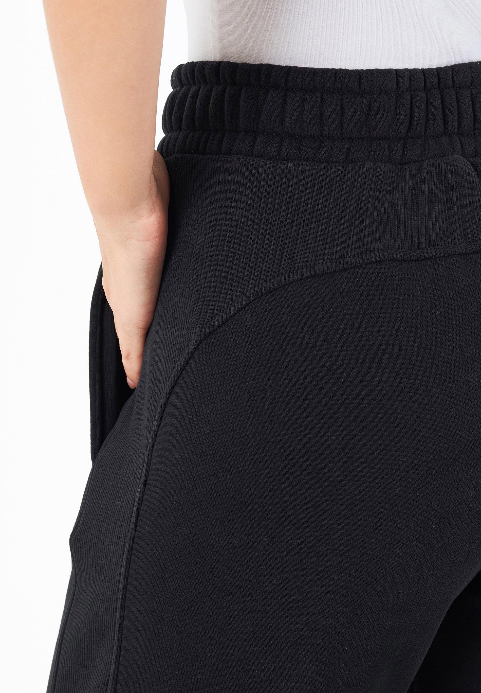 POLLY | Essentials Sweathose aus Bio-Baumwolle & Recyceltem Polyester