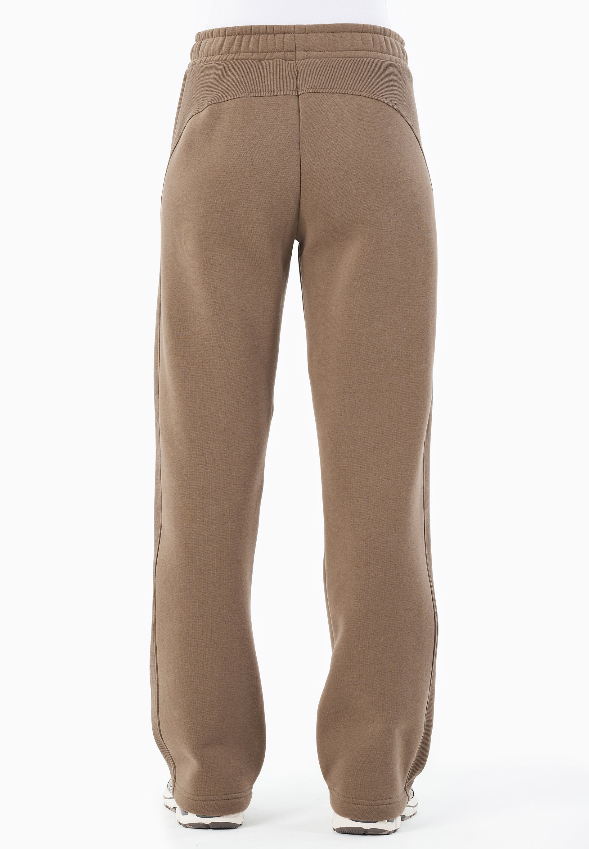 POLLY | Essentials Travel Sweathose aus Bio-Baumwolle & Recyceltem Polyester