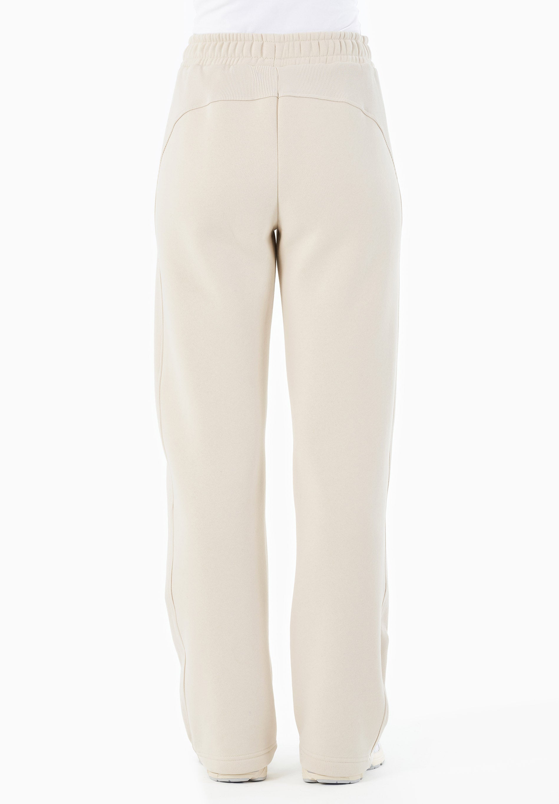 POLLY | Essentials Travel Sweathose aus Bio-Baumwolle & Recyceltem Polyester