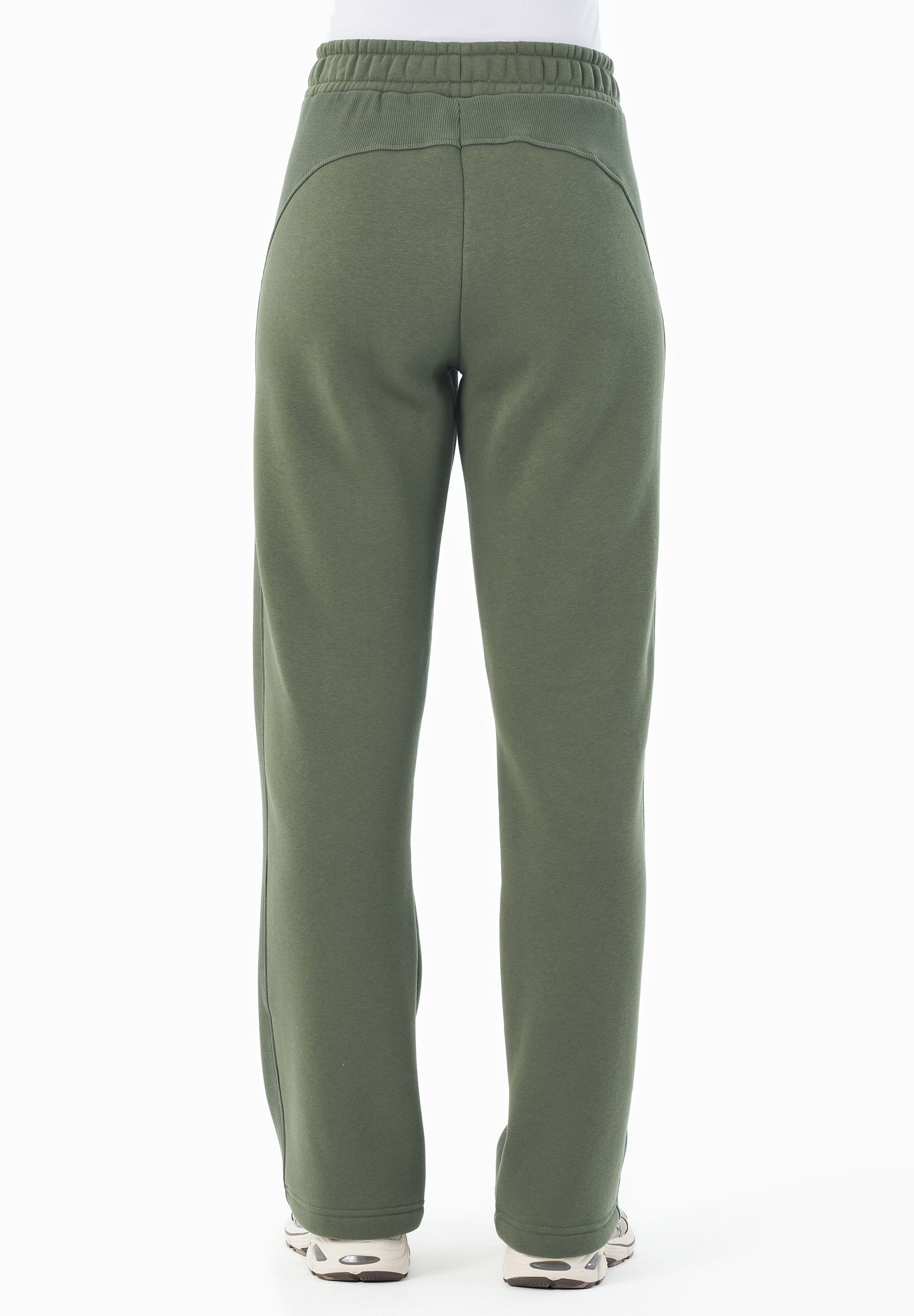 POLLY | Essentials Travel Sweathose aus Bio-Baumwolle & Recyceltem Polyester