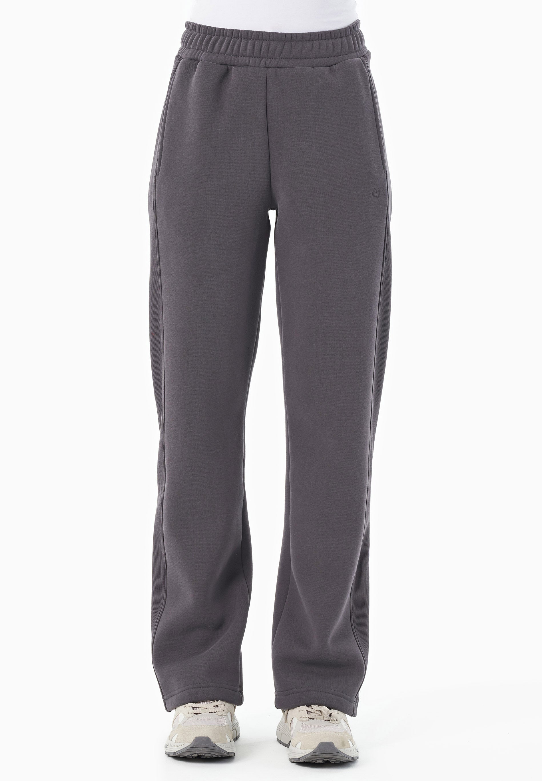 POLLY | Essentials Travel Sweathose aus Bio-Baumwolle & Recyceltem Polyester