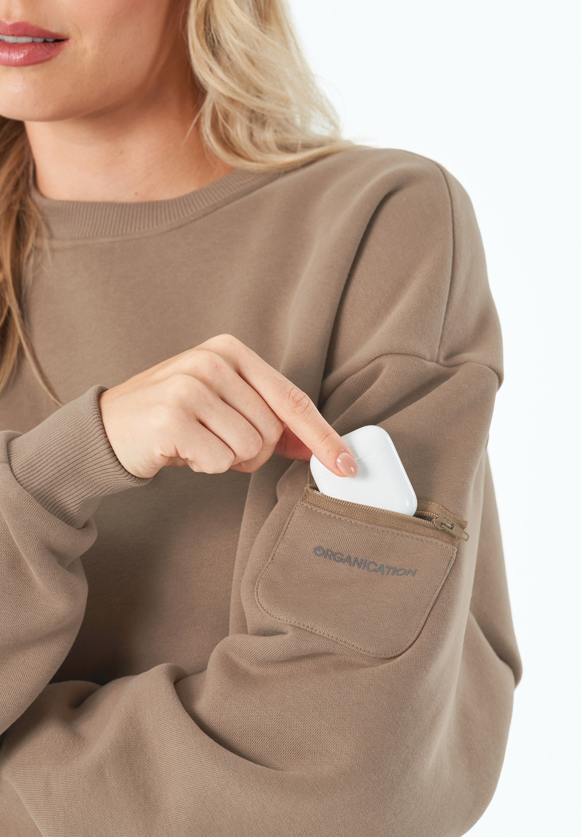 SAYLORR | Essentials Travel Unisex Sweatshirt aus Bio-Baumwolle und recyceltem Polyester
