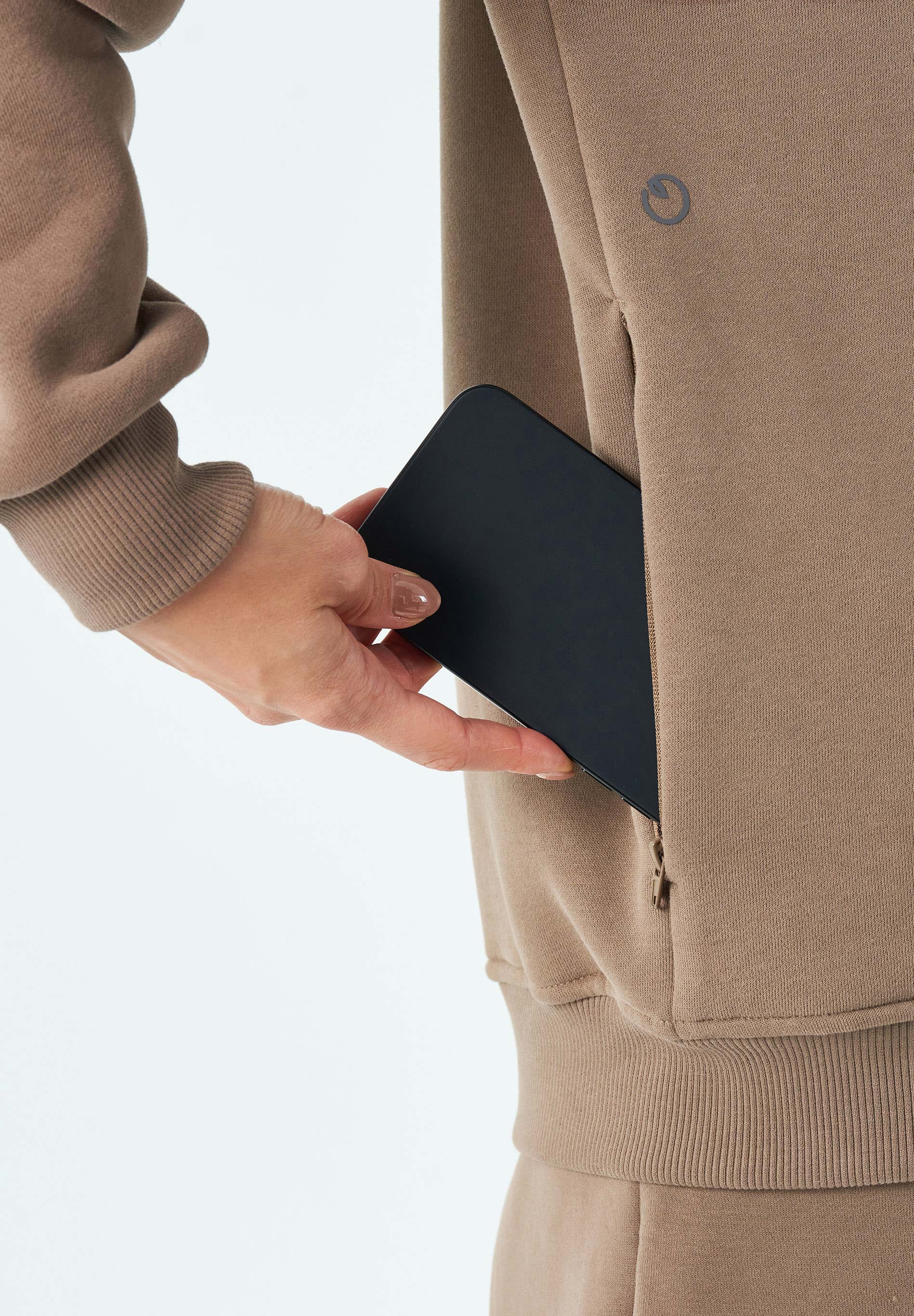 SAYLORR | Essentials Travel Unisex Sweatshirt aus Bio-Baumwolle und recyceltem Polyester