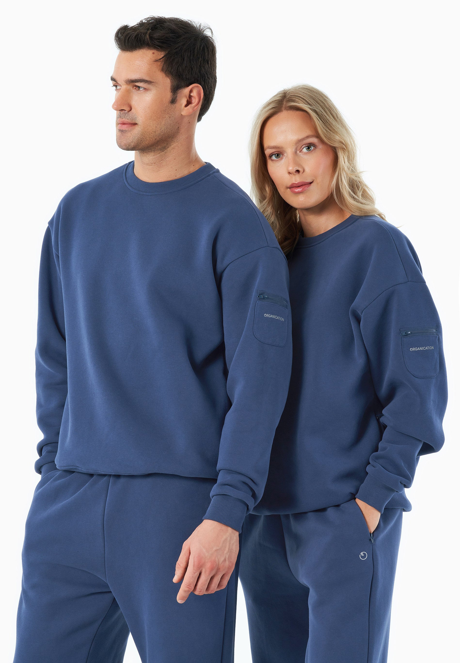 SAYLORR | Essentials Travel Unisex Sweatshirt aus Bio-Baumwolle und recyceltem Polyester