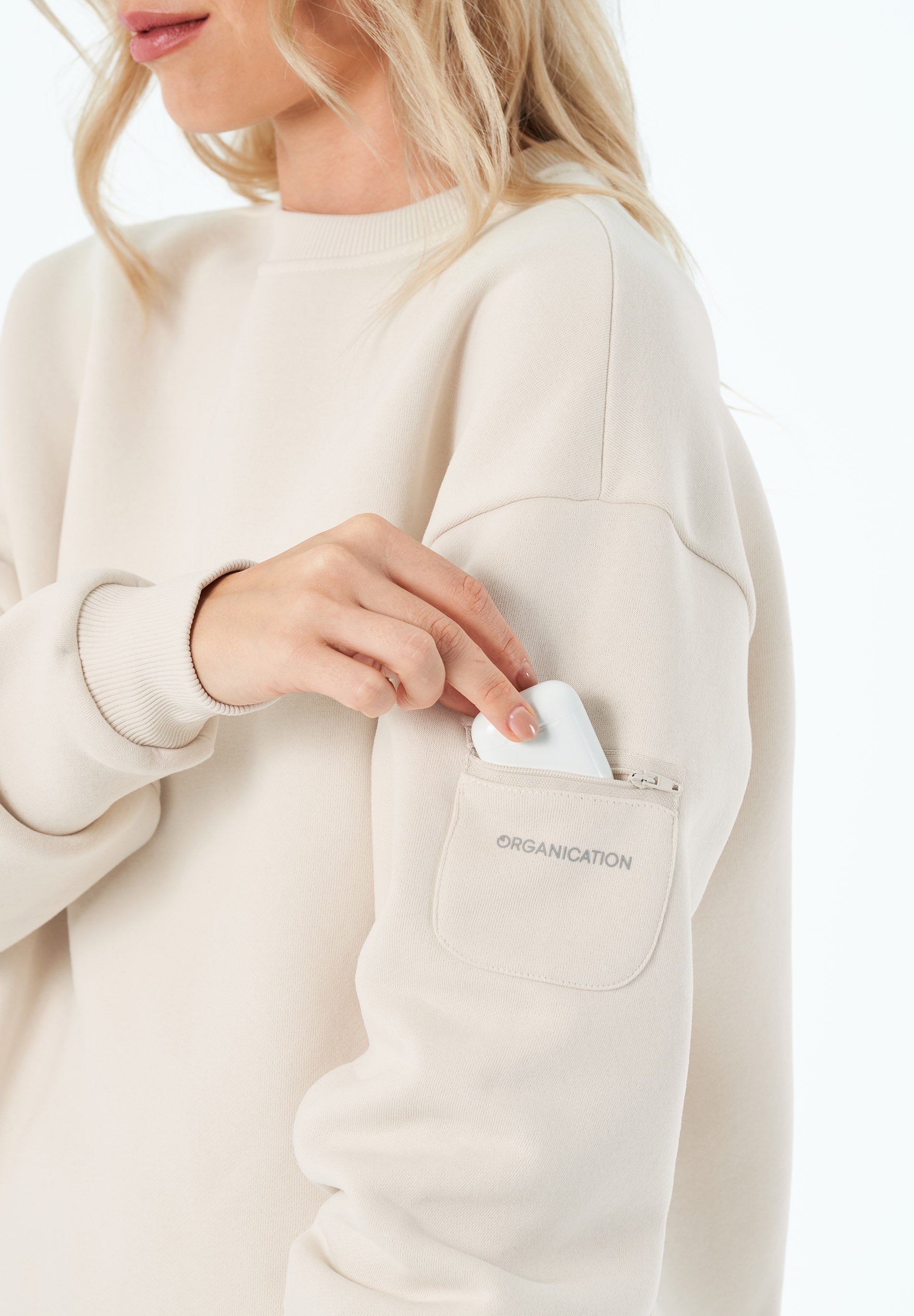 SAYLORR | Essentials Travel Unisex Sweatshirt aus Bio-Baumwolle und recyceltem Polyester