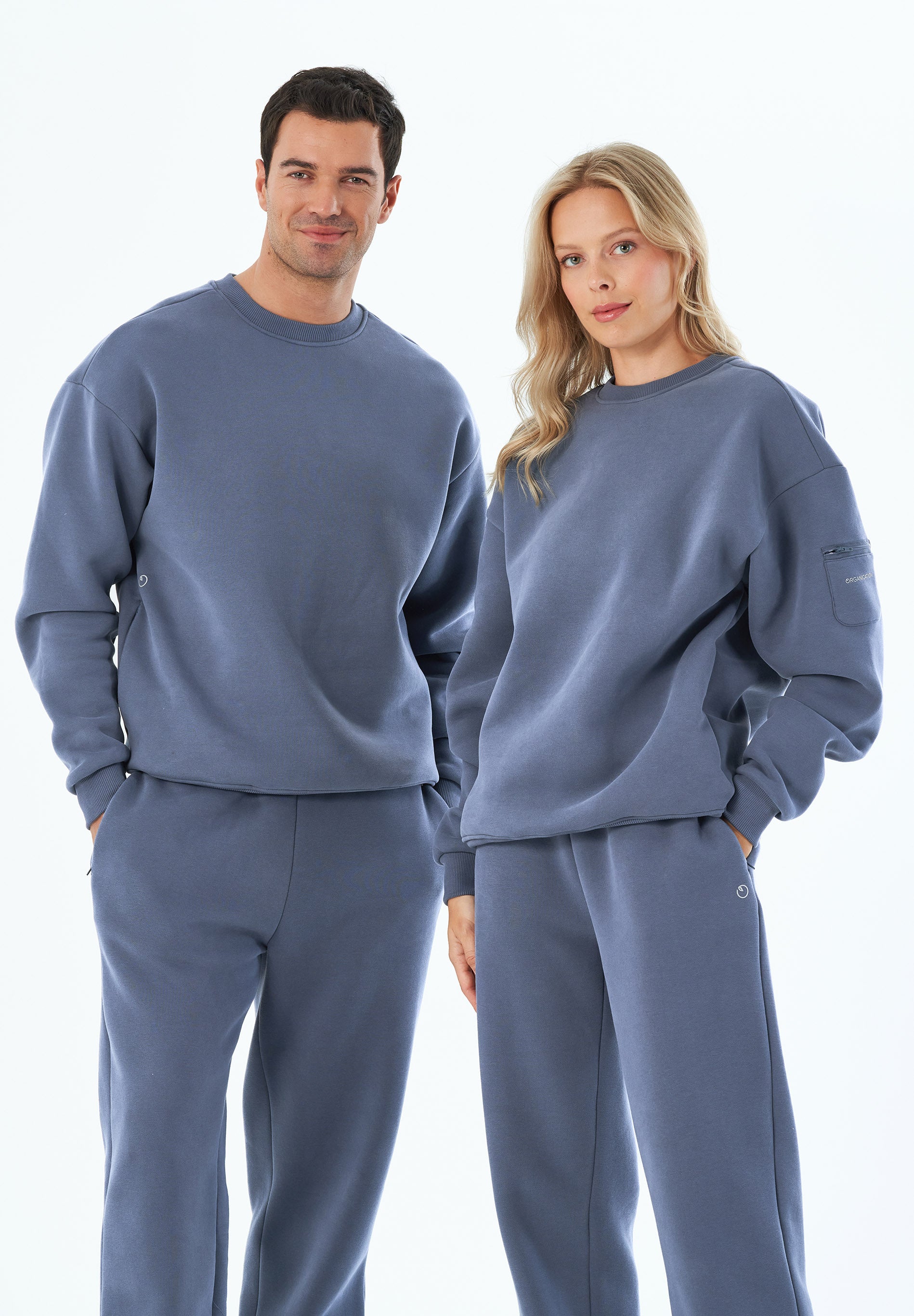 SAYLORR | Essentials Travel Unisex Sweatshirt aus Bio-Baumwolle und recyceltem Polyester