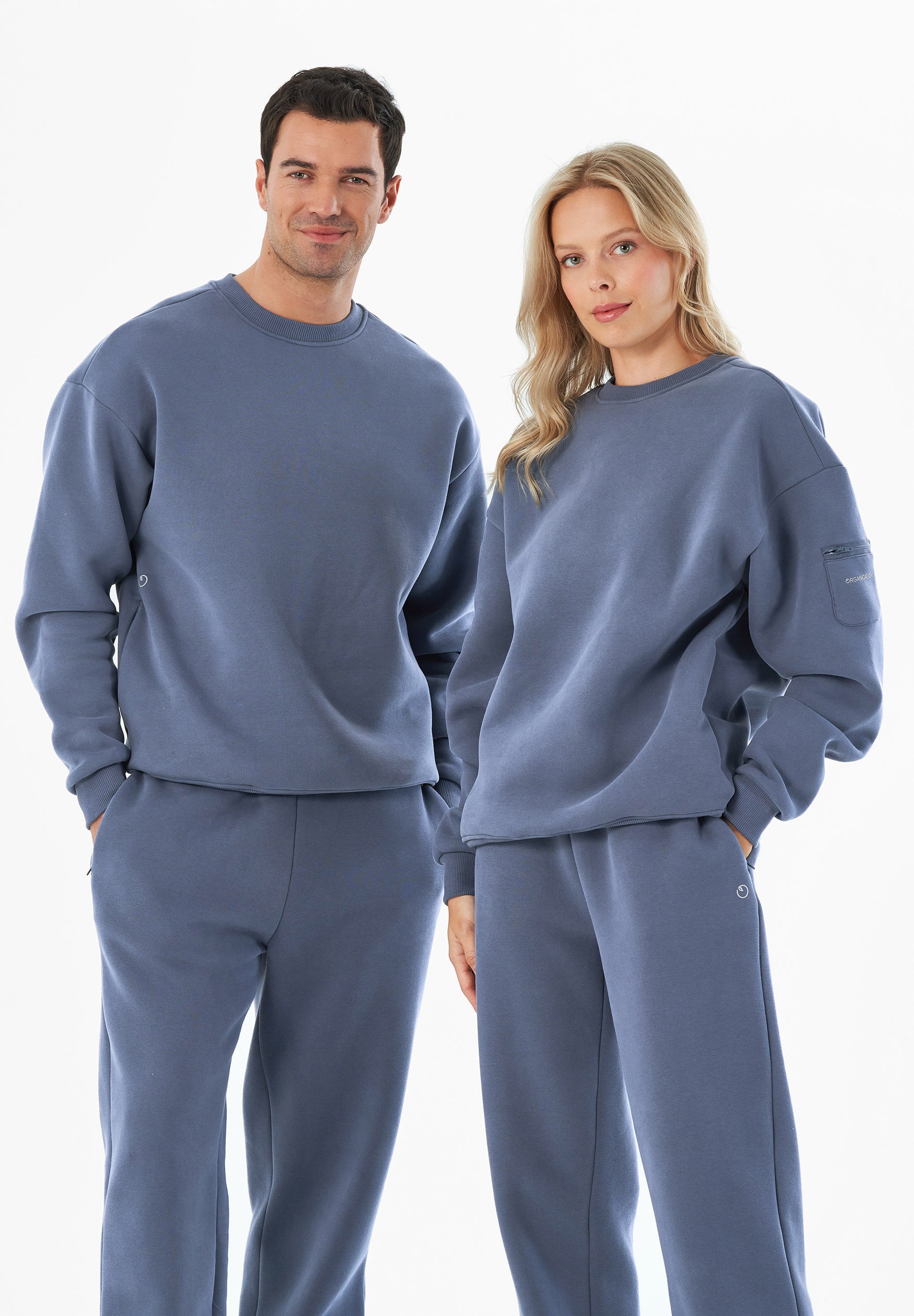 SAYLORR | Essentials Travel Unisex Sweatshirt aus Bio-Baumwolle und recyceltem Polyester