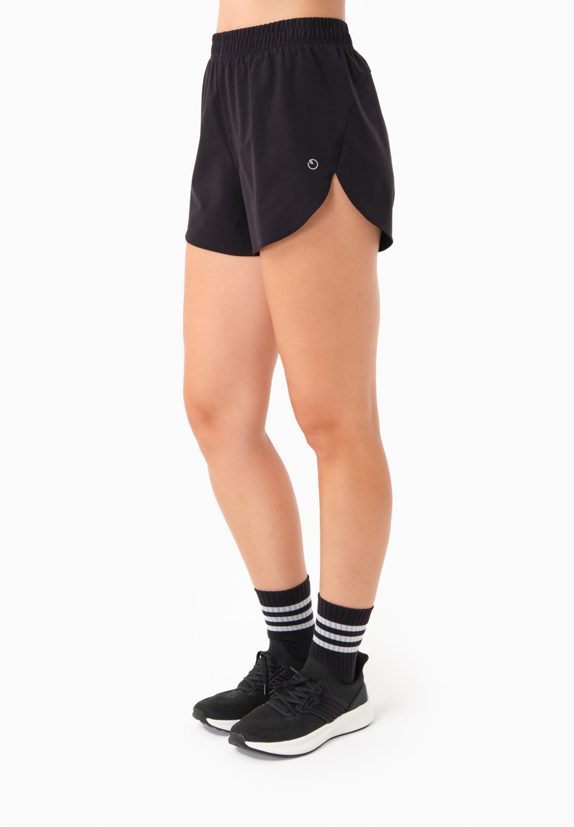 SELENNA | Shorts aus recyceltem Polyamid