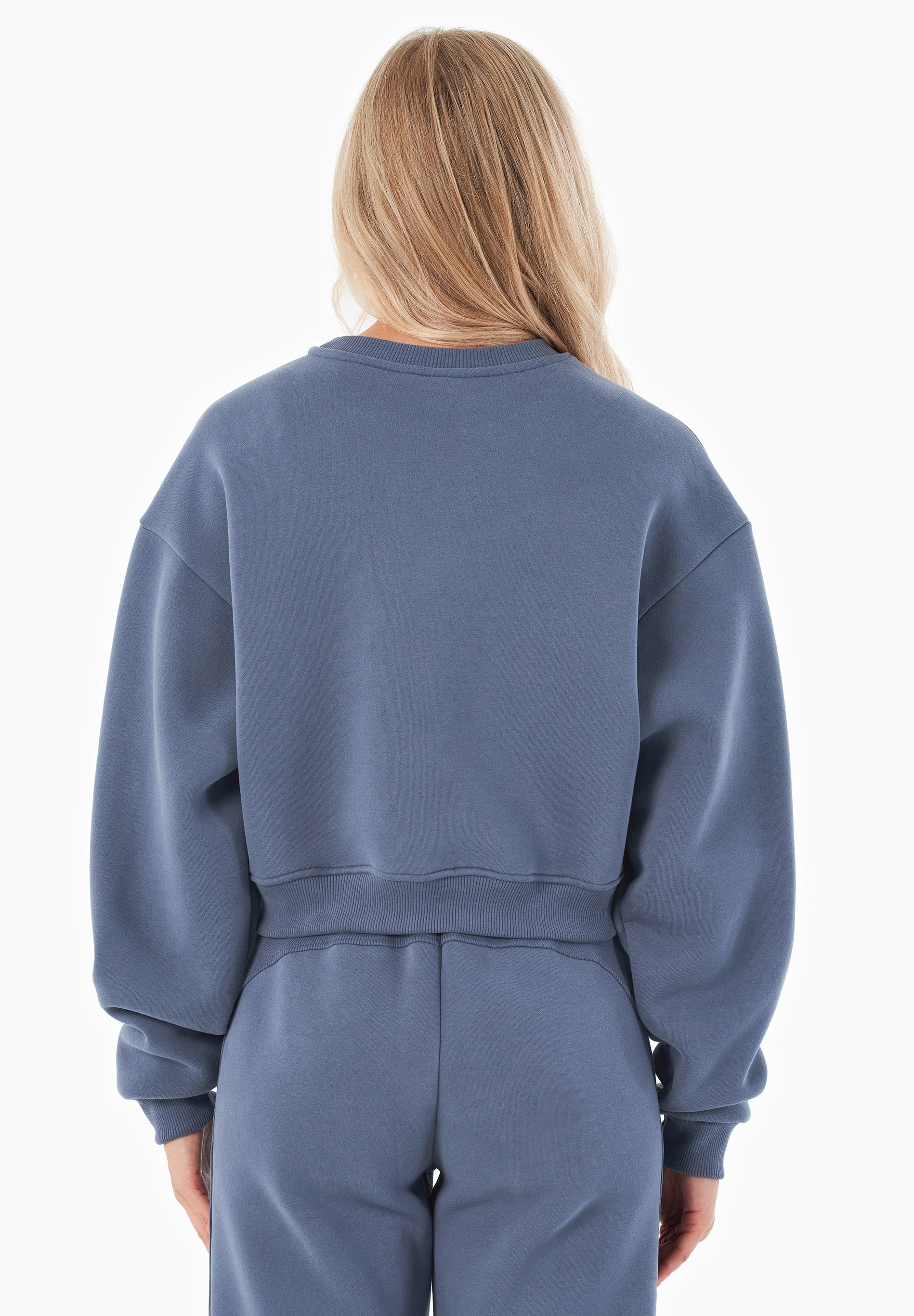 SILLIVIA | Essentials Travel Crop-Sweatshirt aus Bio-Baumwolle und recyceltem Polyester