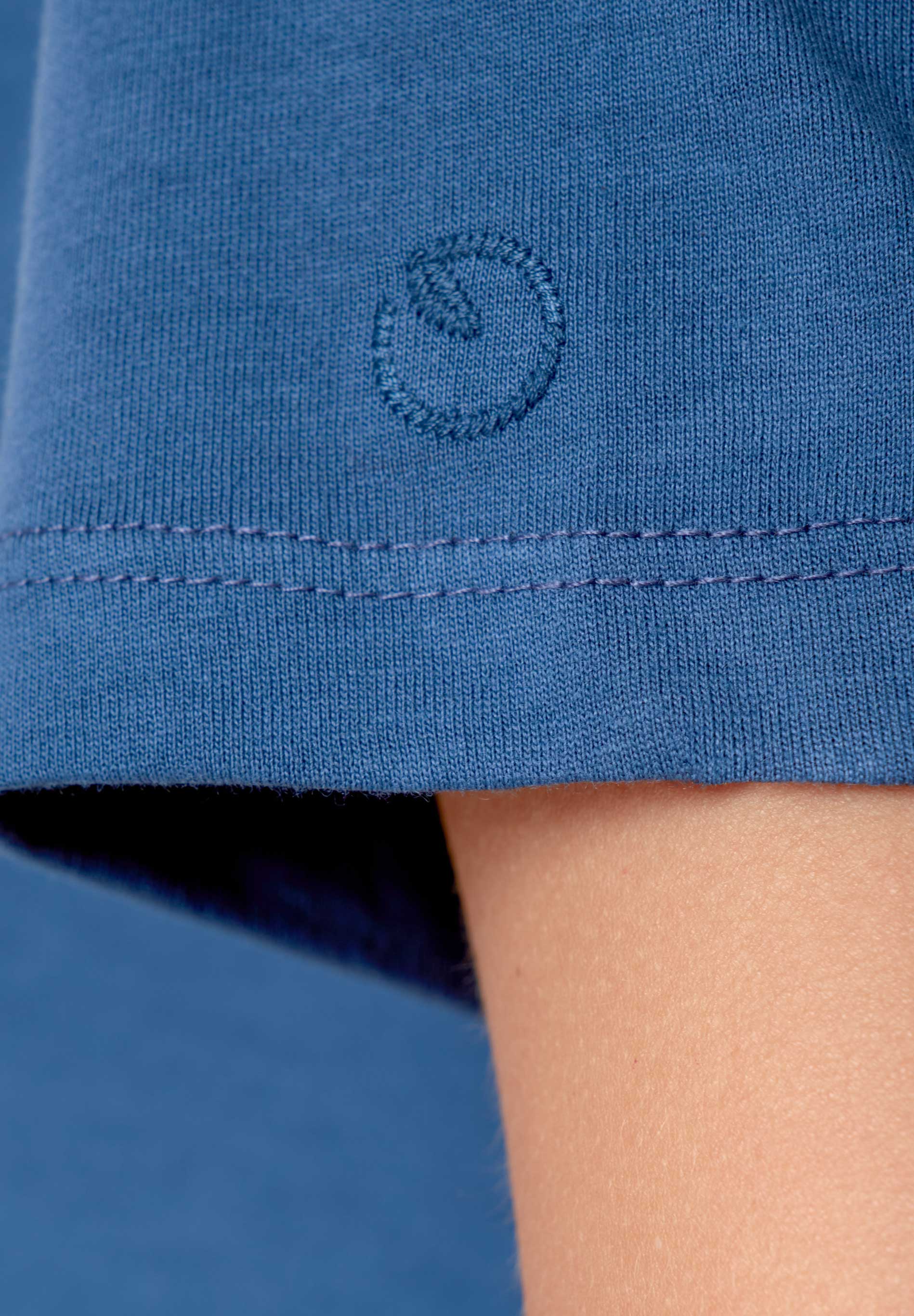 TAMARRA | T-Shirt aus TENCEL™ Modal und Bio-Baumwolle mit V-Ausschnitt