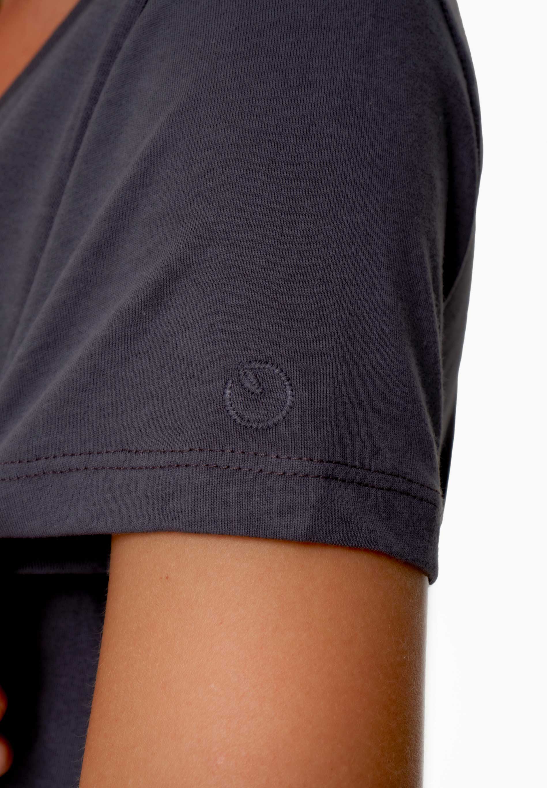 TAMARRA | T-Shirt aus TENCEL™ Modal und Bio-Baumwolle mit V-Ausschnitt
