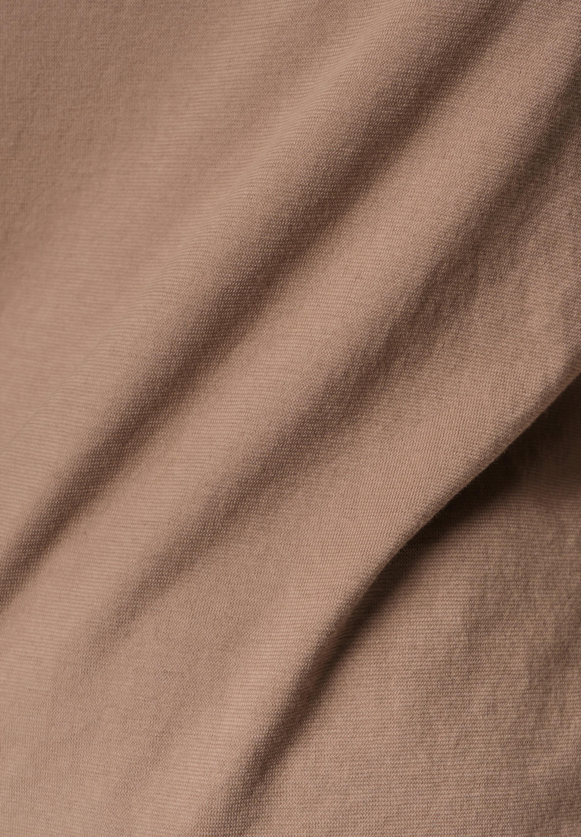 TESSA | Basic T-Shirt aus Bio-Baumwolle mit V-Ausschnitt