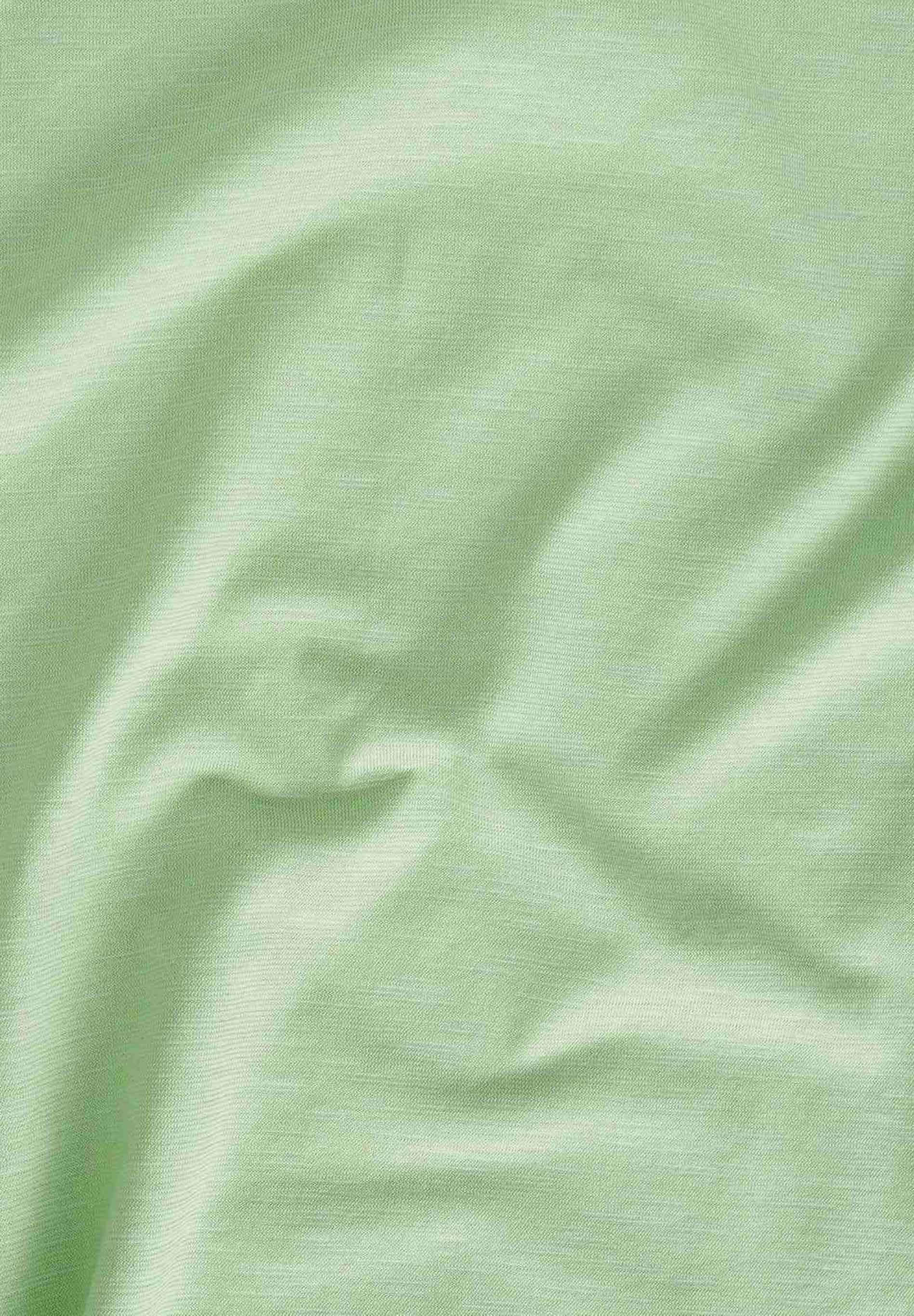 Basic T-Shirt aus Bio-Baumwolle mit V-Ausschnitt