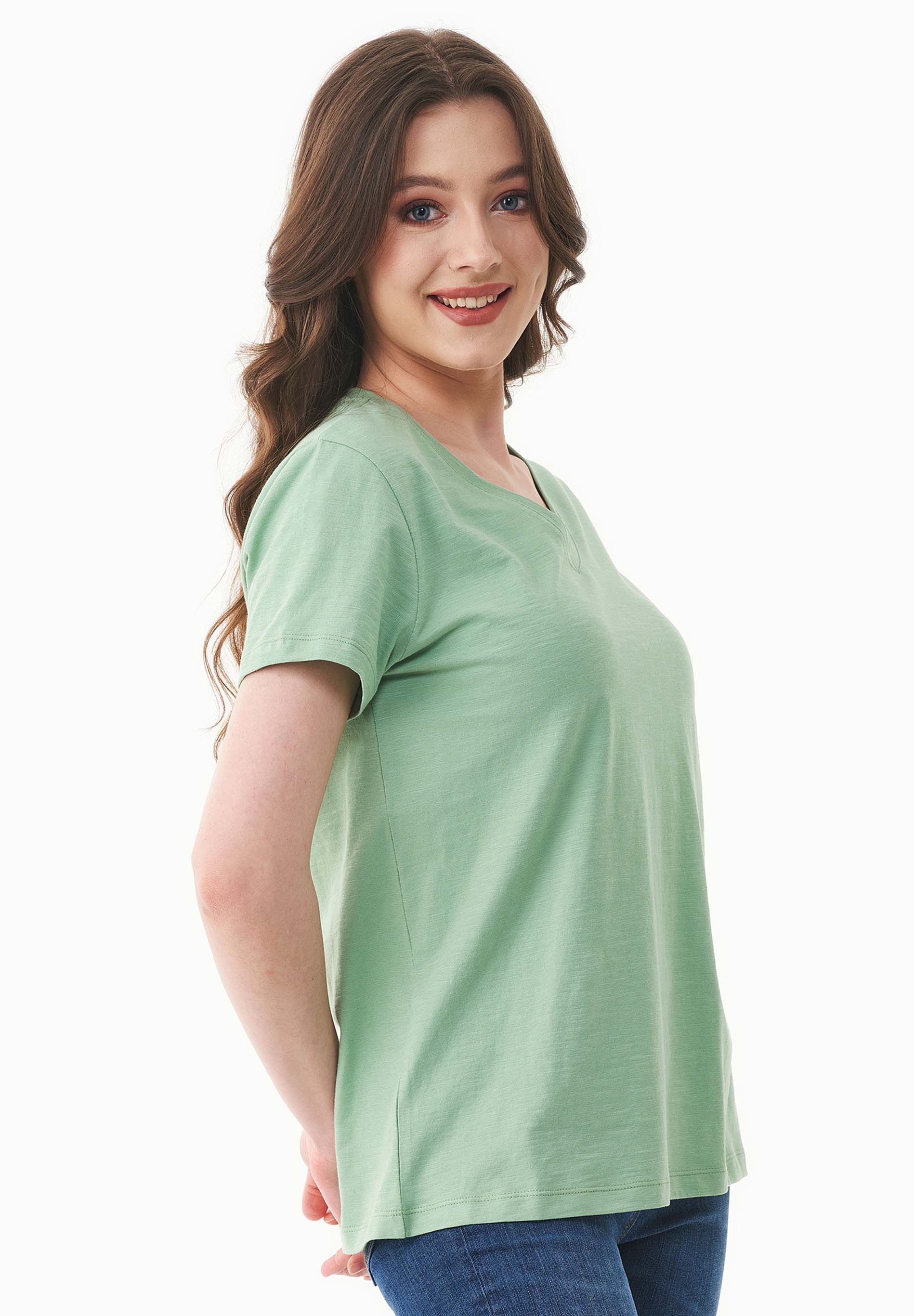 Basic T-Shirt aus Bio-Baumwolle mit V-Ausschnitt