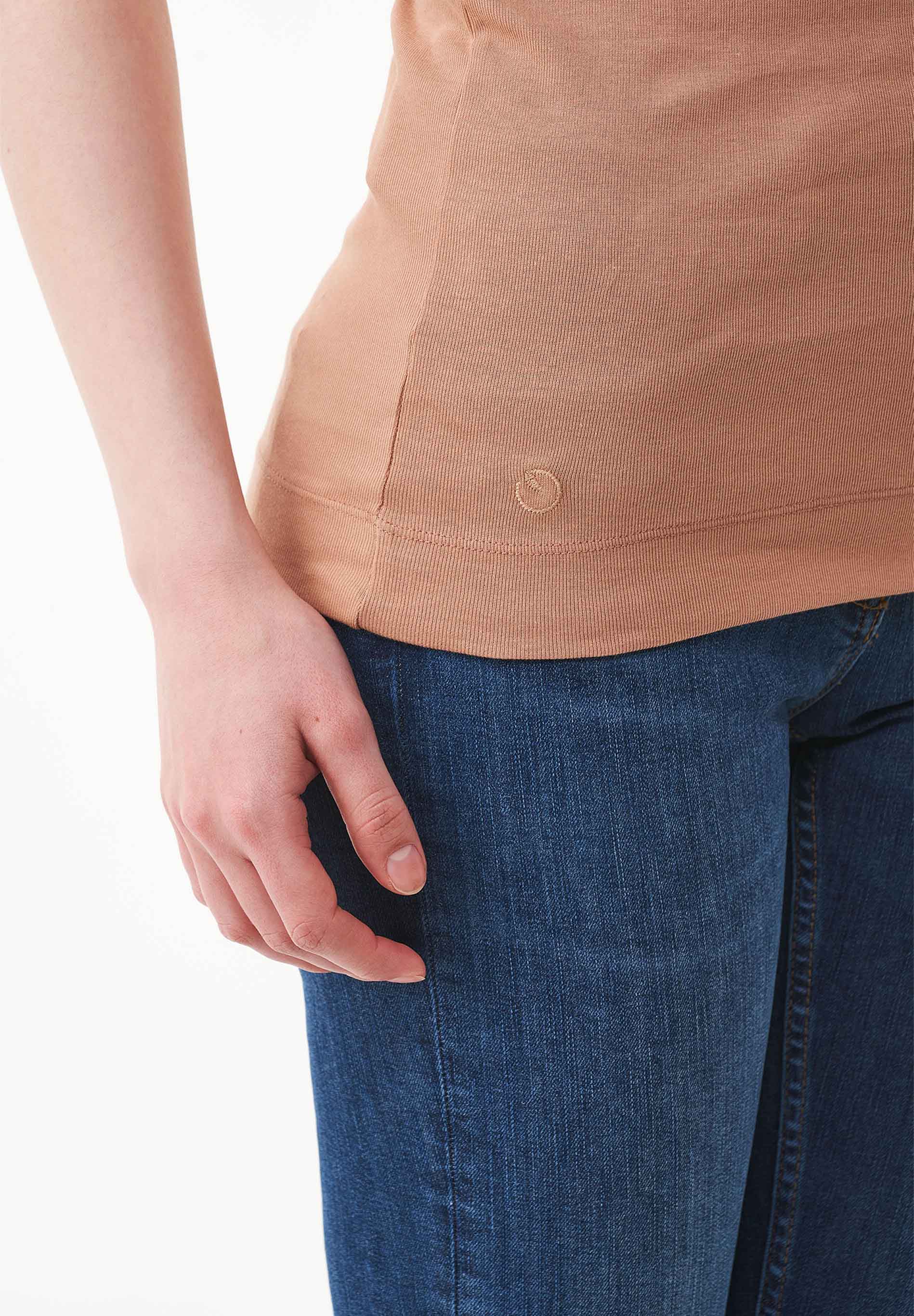 Geripptes Basic Top aus Bio-Baumwolle