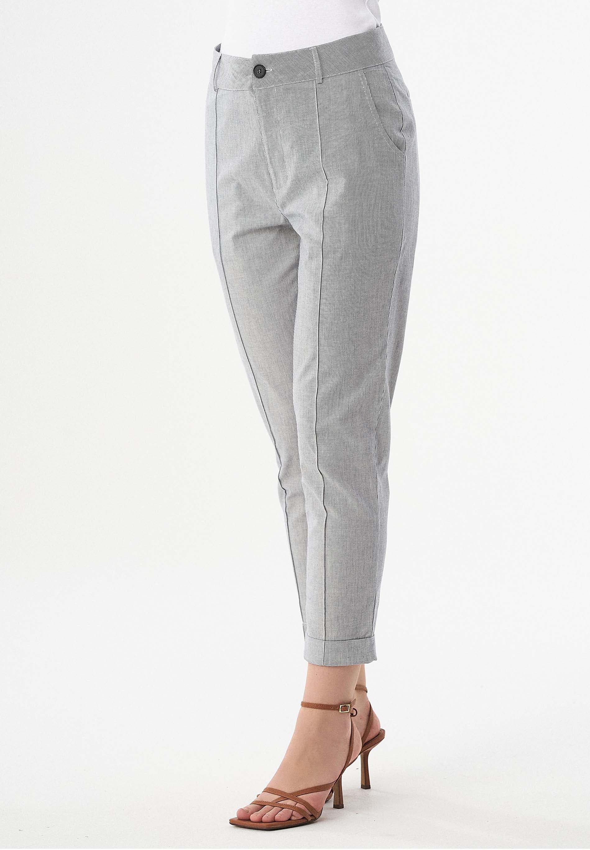 Karottenhose aus Bio-Baumwolle mit Streifenmuster