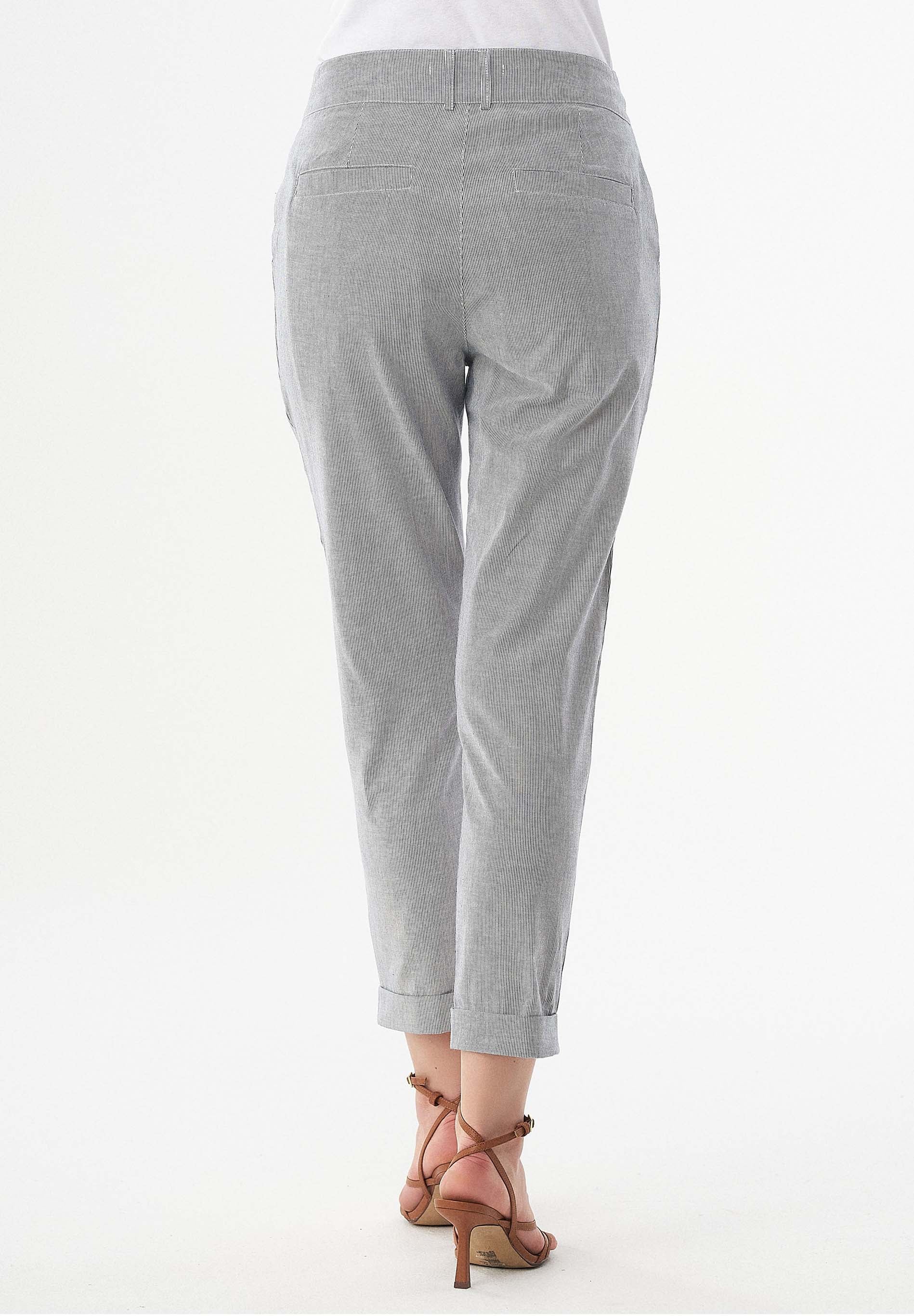 Karottenhose aus Bio-Baumwolle mit Streifenmuster