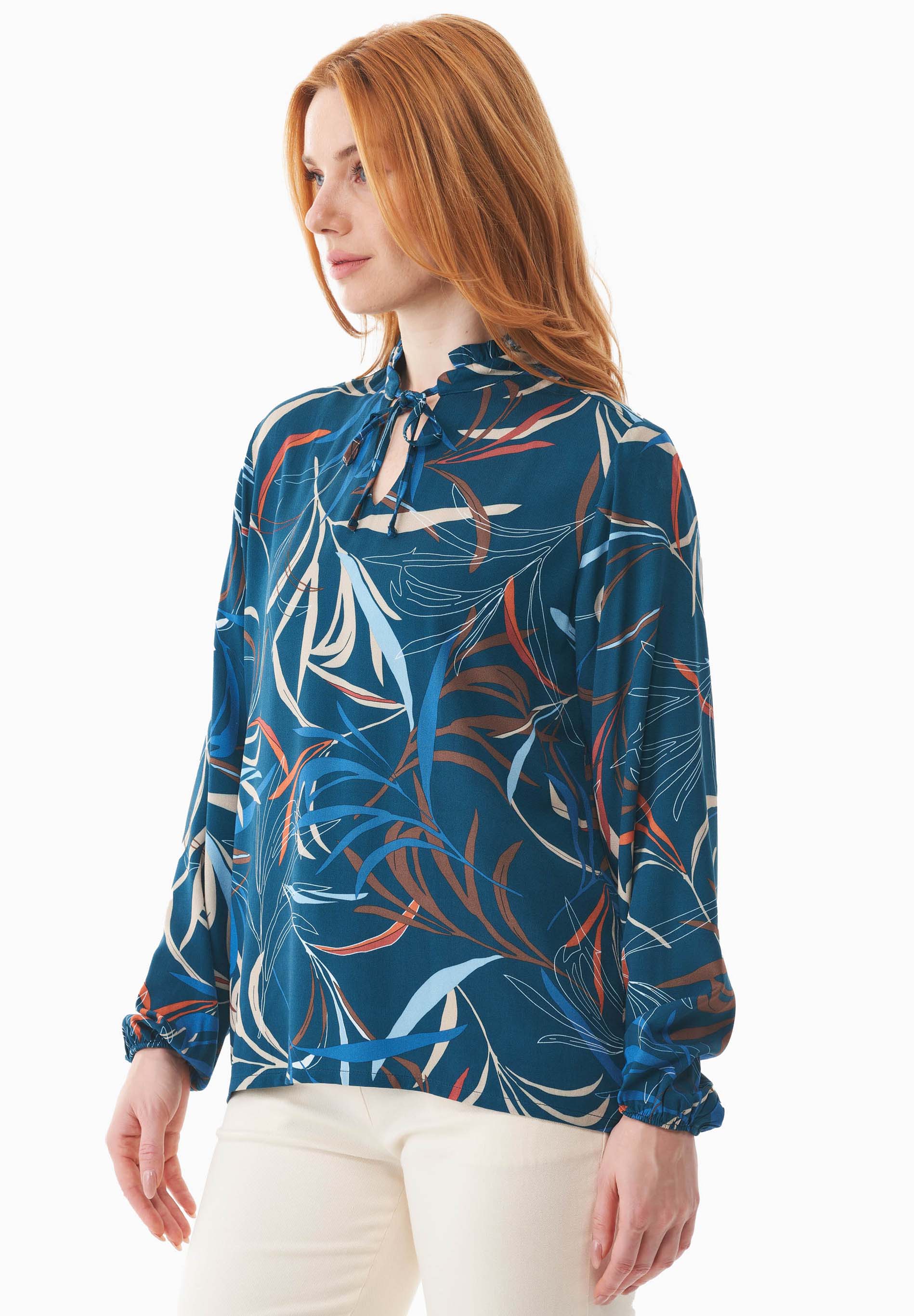 Bluse aus LENZING™ ECOVERO™ mit Blattmuster