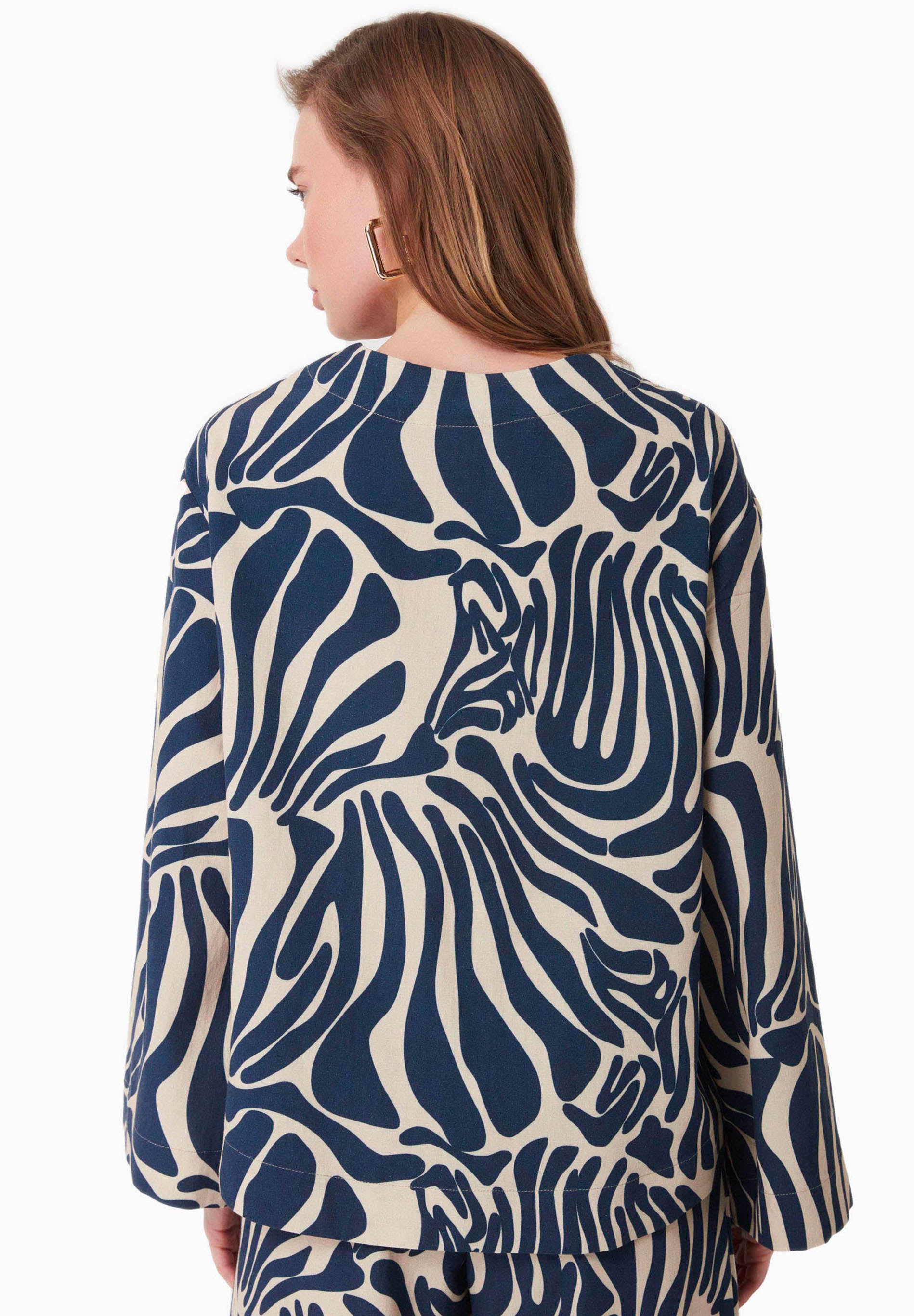 Bluse aus LENZING™ ECOVERO™ mit Muster