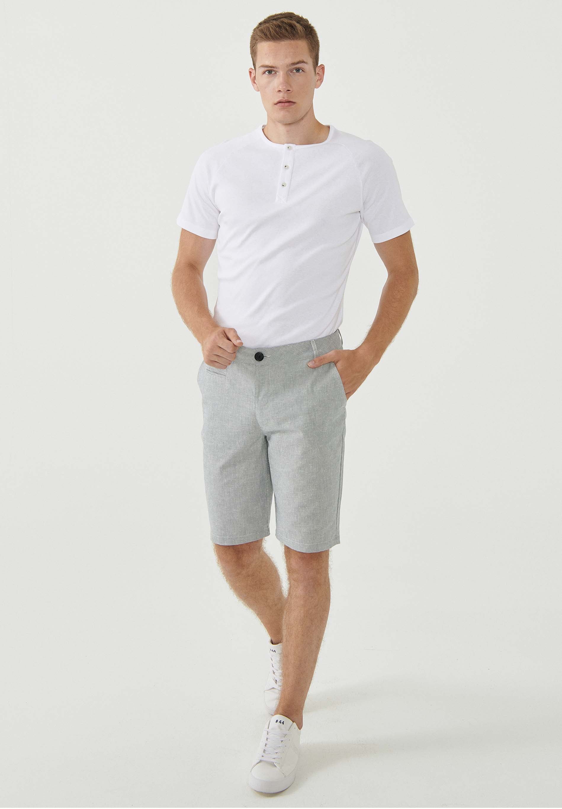 Slim Chino-Shorts aus Bio-Baumwolle mit Streifenmuster