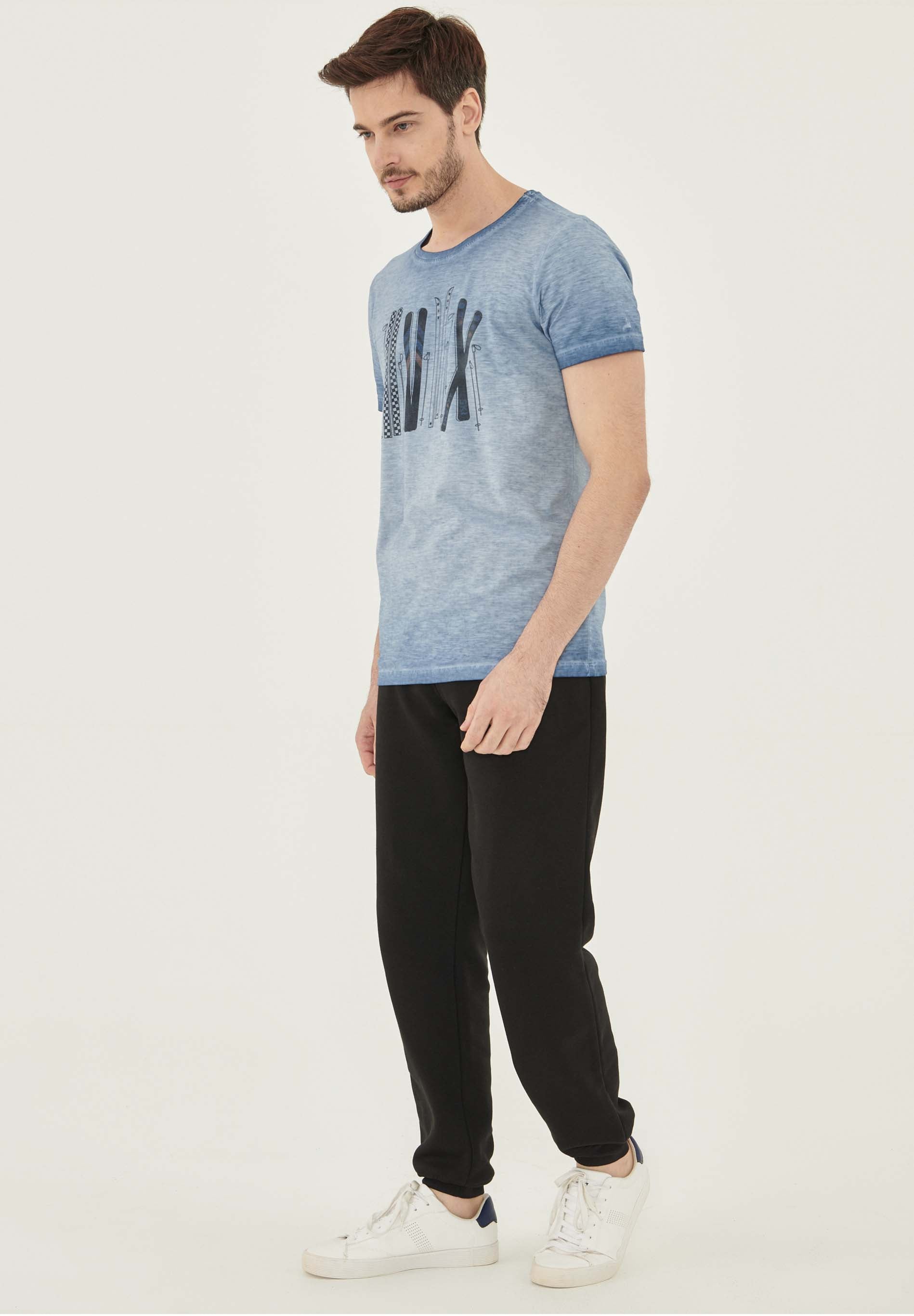 Garment Dyed T-Shirt aus Bio-Baumwolle mit Print