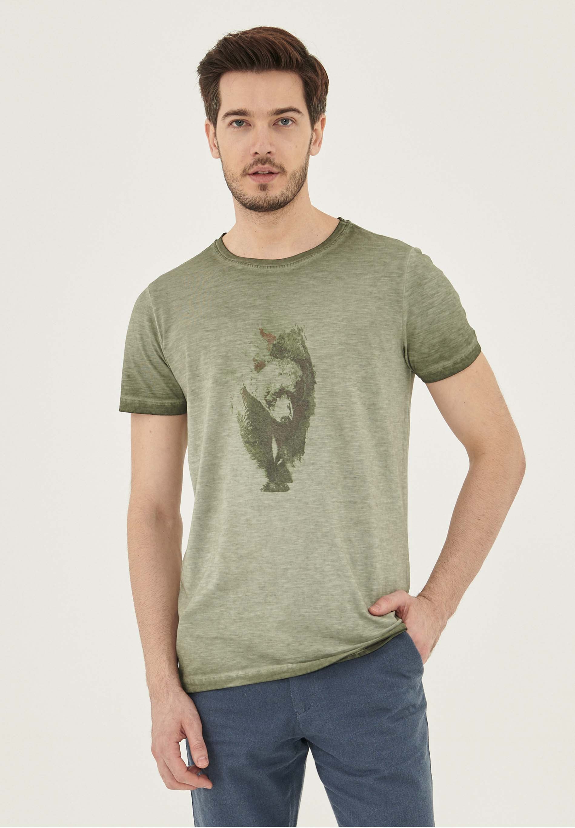 Garment Dyed T-Shirt aus Bio-Baumwolle mit Bär-Print