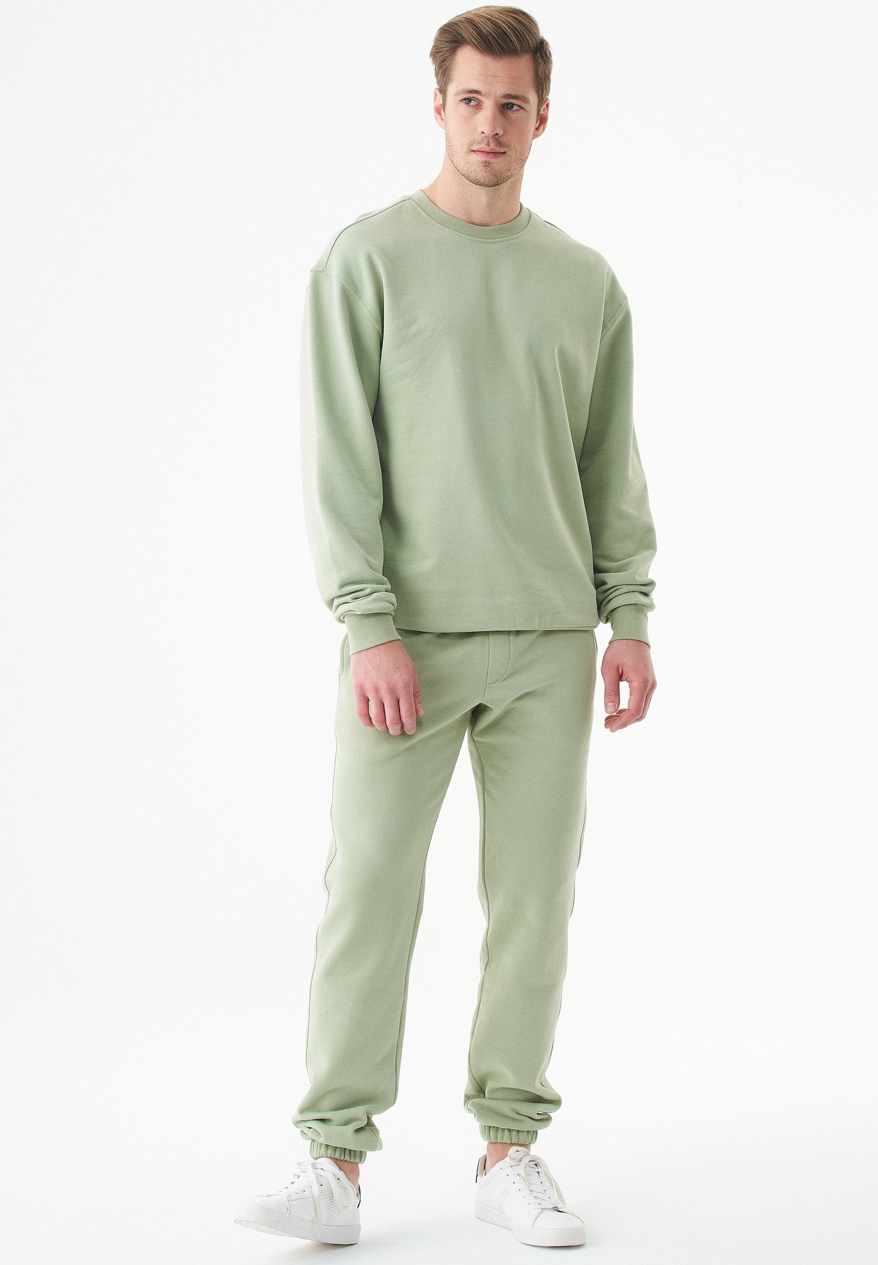 ESSENTIALS-BELLO- Unisex Soft Touch Sweatshirt aus Bio-Baumwolle