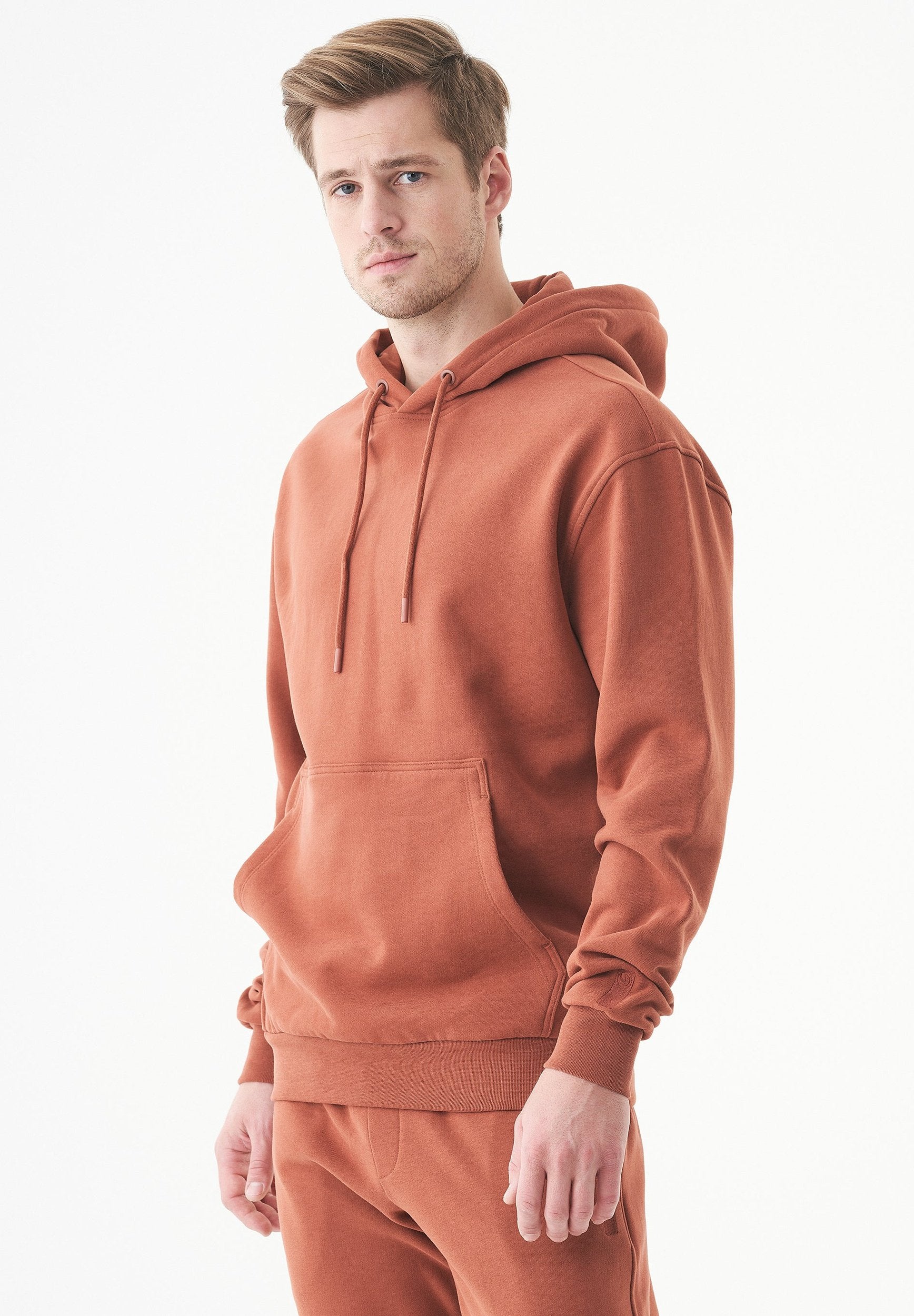 ESSENTIALS HALKI | Unisex Soft Touch Hoodie aus Bio-Baumwolle