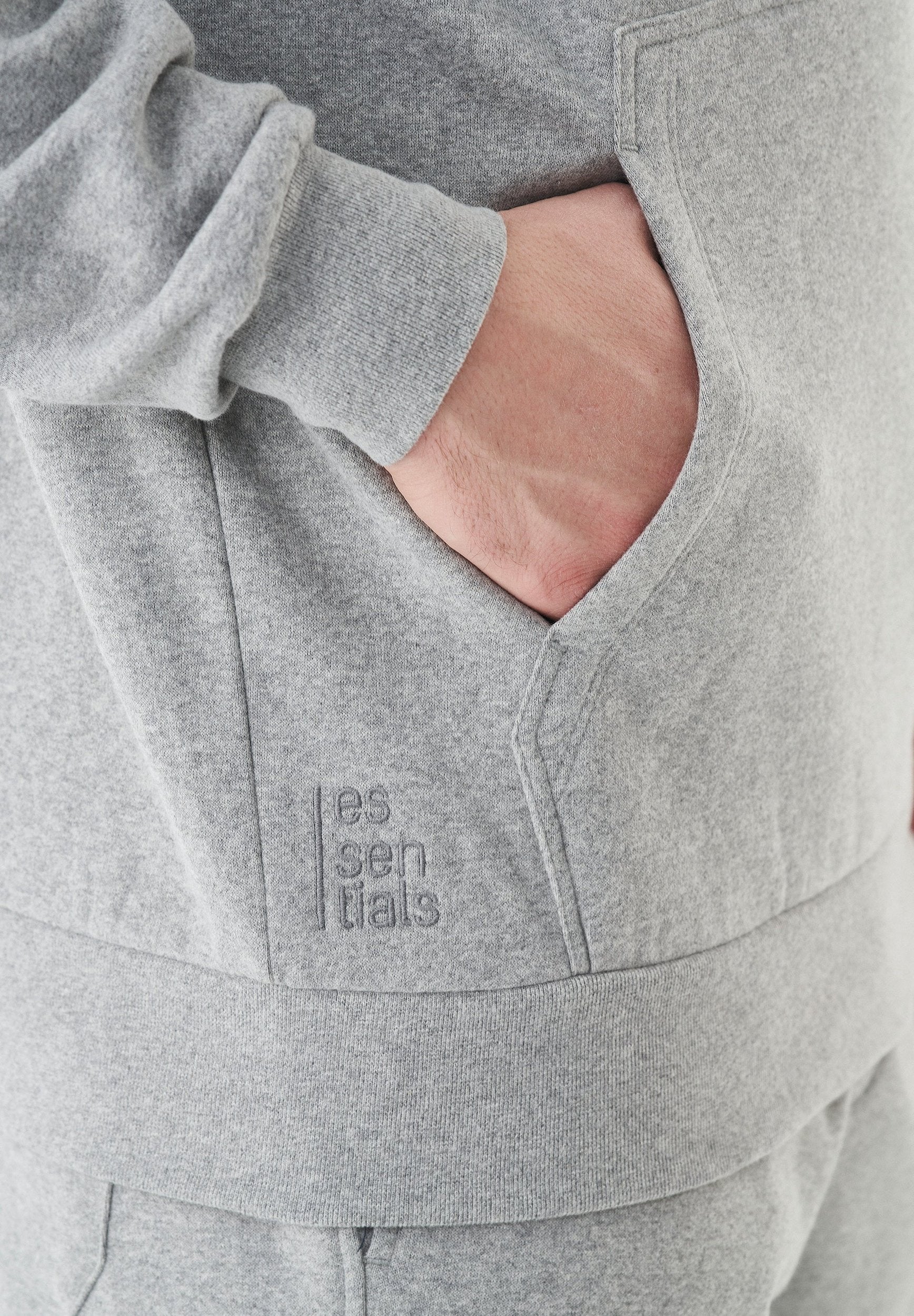 ESSENTIALS HALKI | Unisex Soft Touch Hoodie aus Bio-Baumwolle