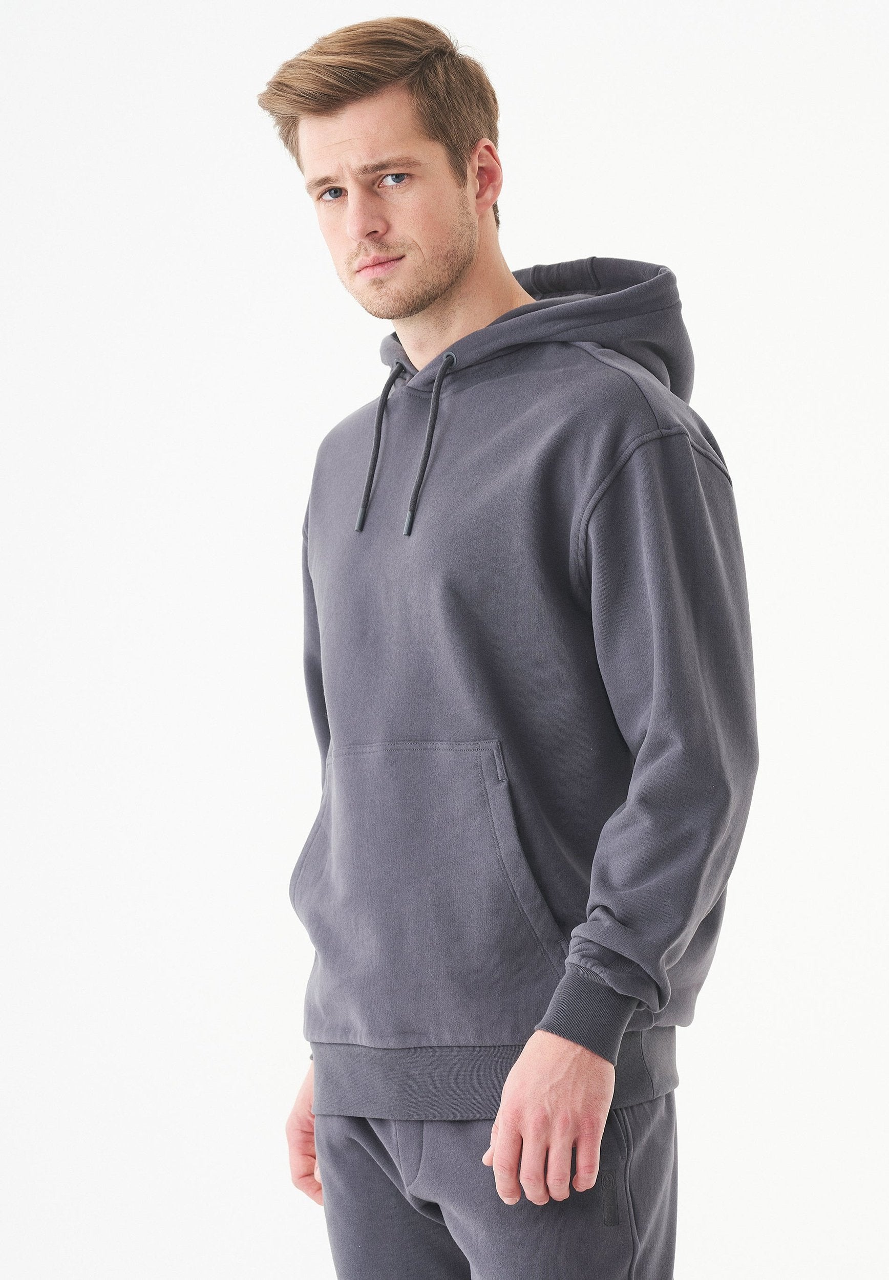 ESSENTIALS HALKI | Unisex Soft Touch Hoodie aus Bio-Baumwolle