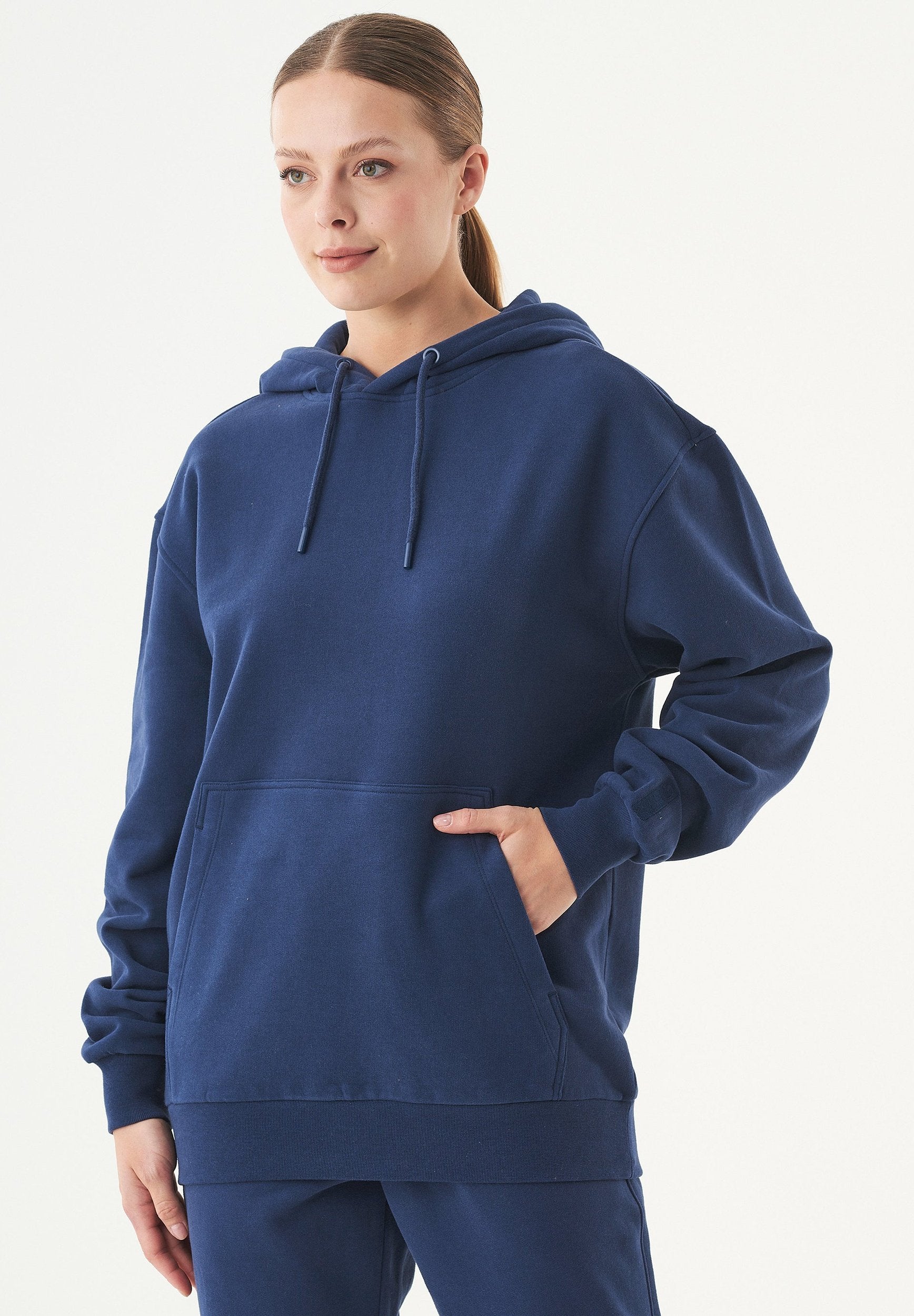 ESSENTIALS HALKI | Unisex Soft Touch Hoodie aus Bio-Baumwolle