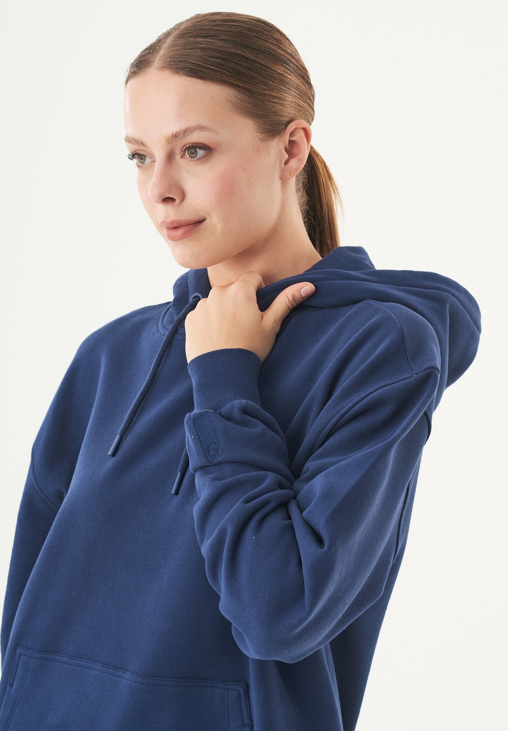 ESSENTIALS HALKI | Unisex Soft Touch Hoodie aus Bio-Baumwolle